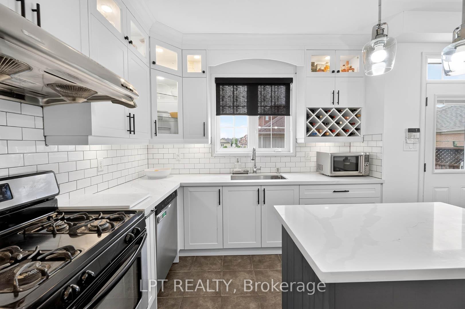 Photo 20 of 32 William Gaspar Court, Markham, Cornell — HOMEH