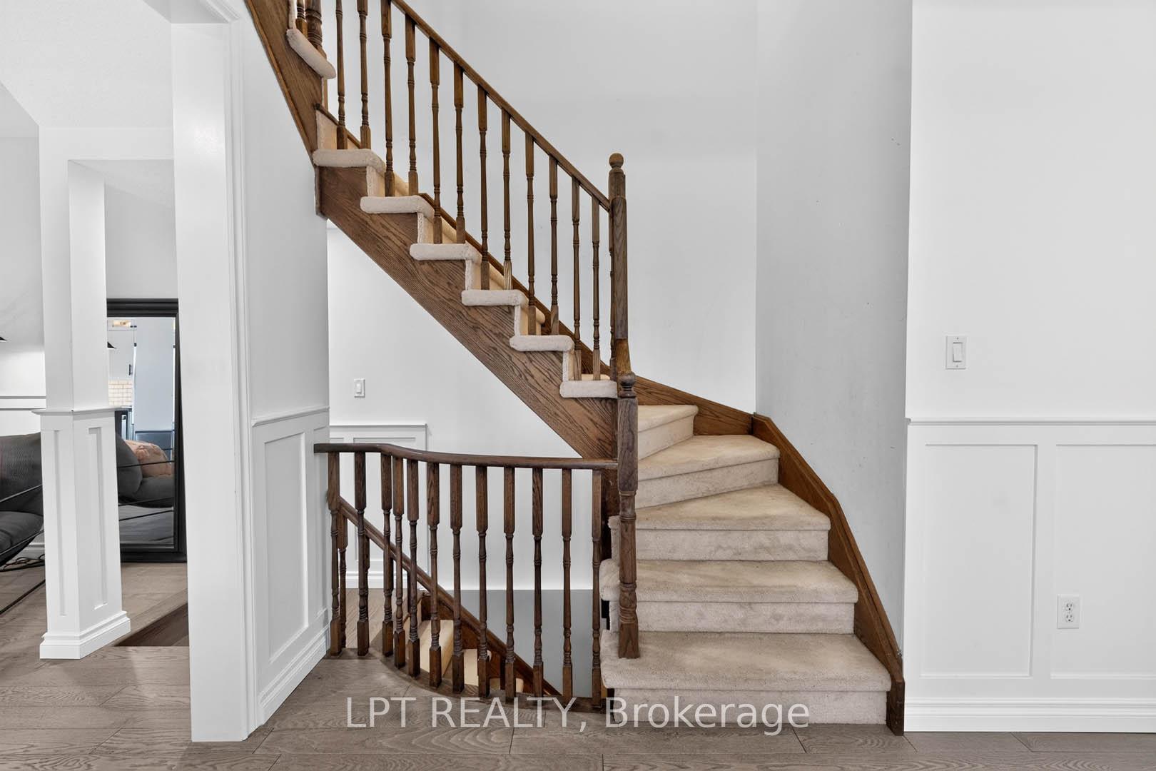 Photo 22 of 32 William Gaspar Court, Markham, Cornell — HOMEH