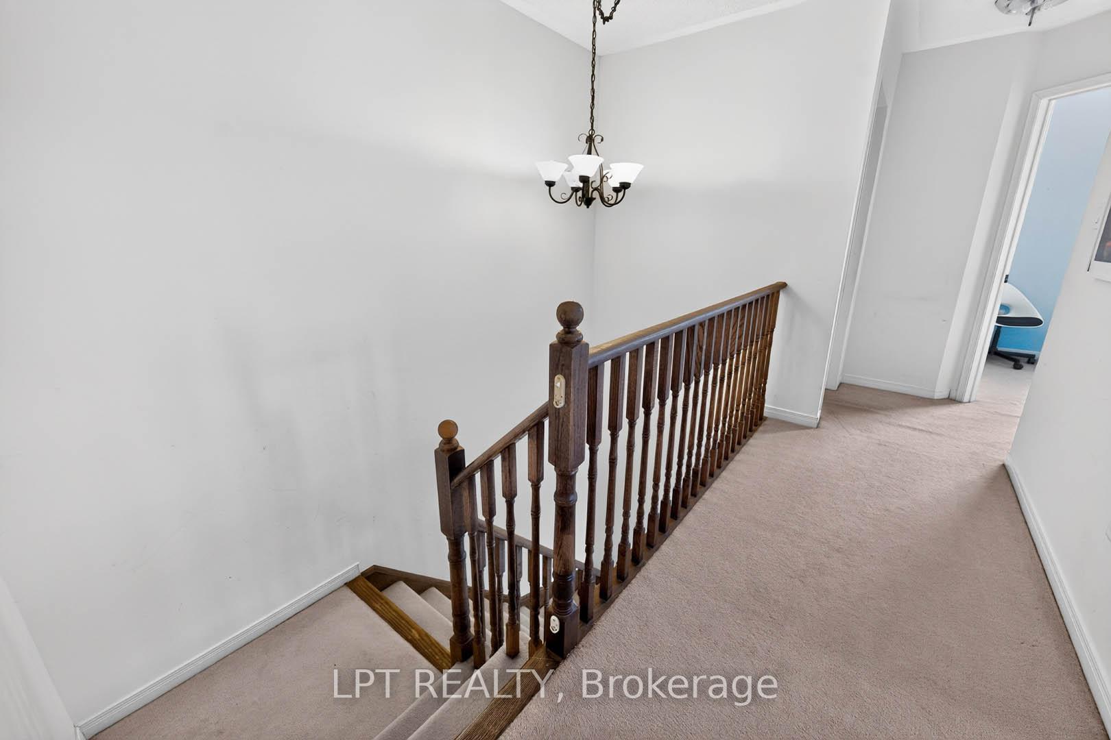 Photo 23 of 32 William Gaspar Court, Markham, Cornell — HOMEH