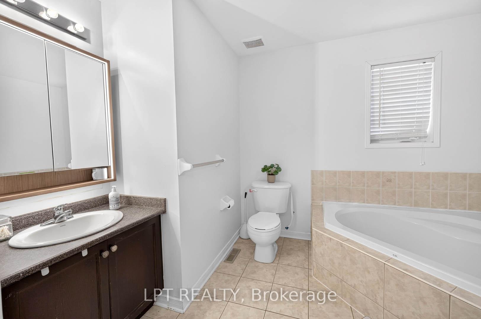 Photo 27 of 32 William Gaspar Court, Markham, Cornell — HOMEH