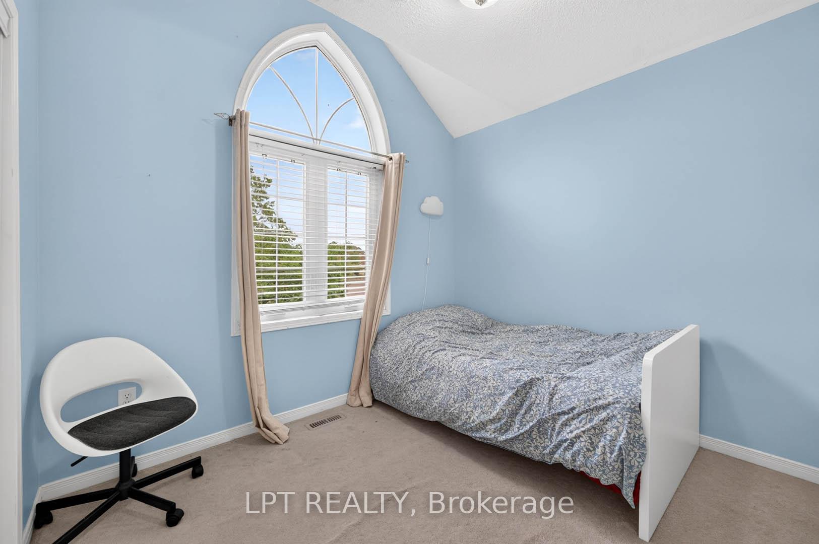Photo 29 of 32 William Gaspar Court, Markham, Cornell — HOMEH