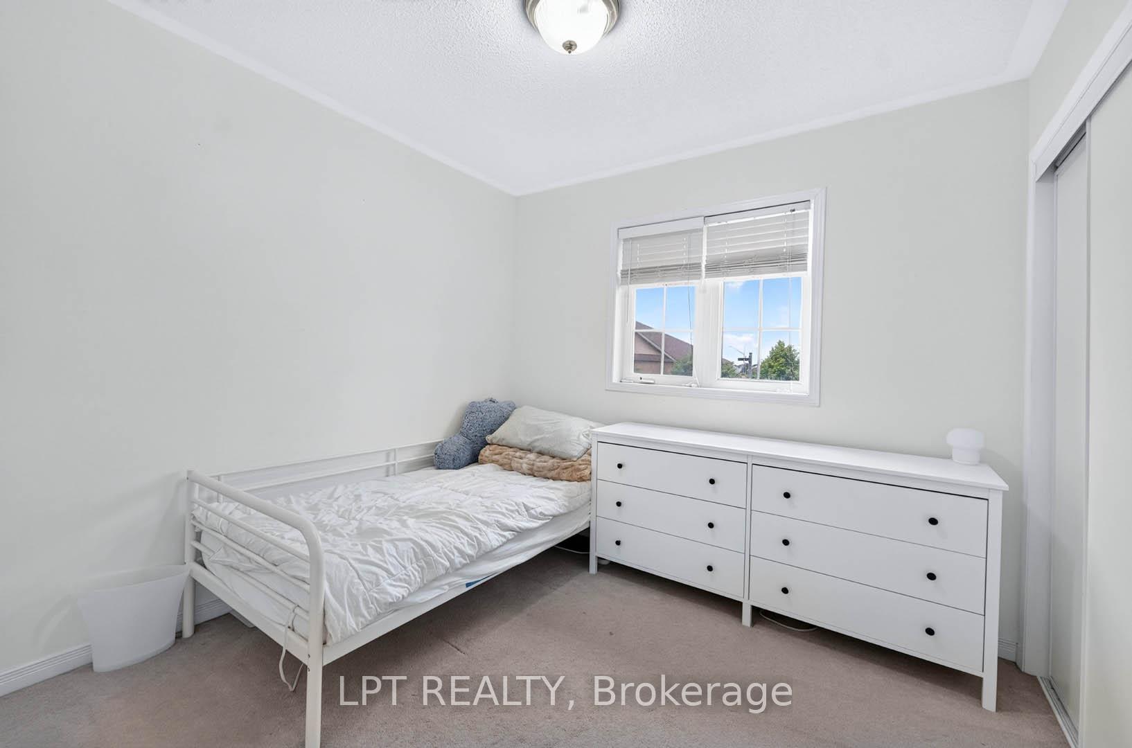 Photo 31 of 32 William Gaspar Court, Markham, Cornell — HOMEH