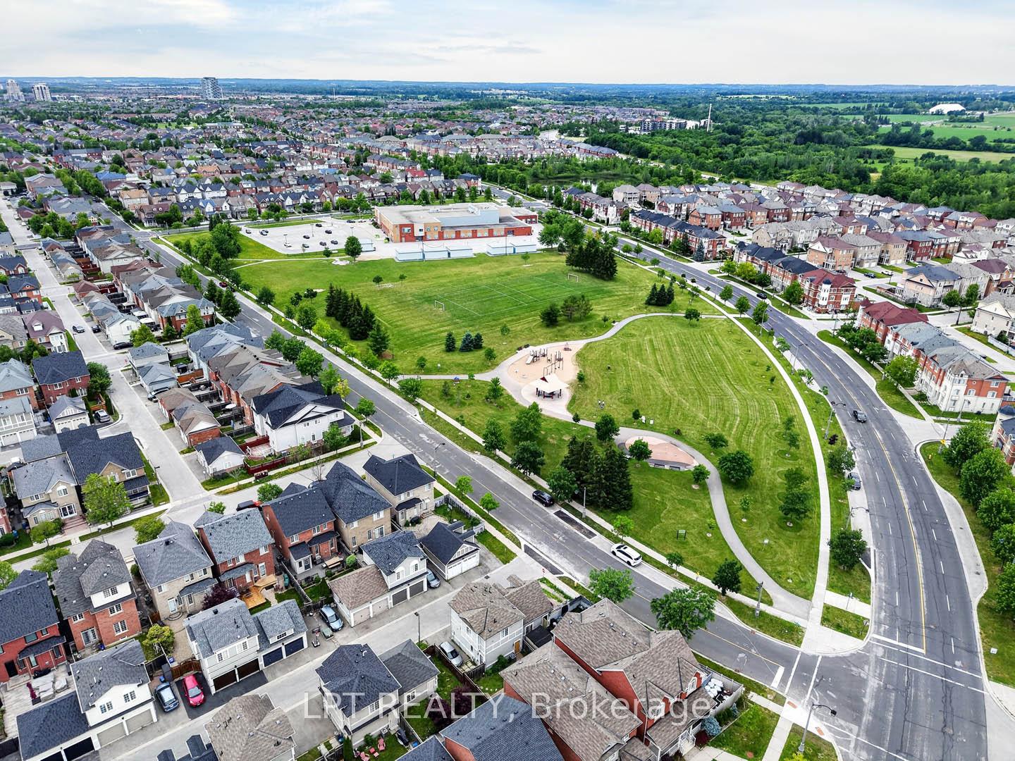 Photo 40 of 32 William Gaspar Court, Markham, Cornell — HOMEH