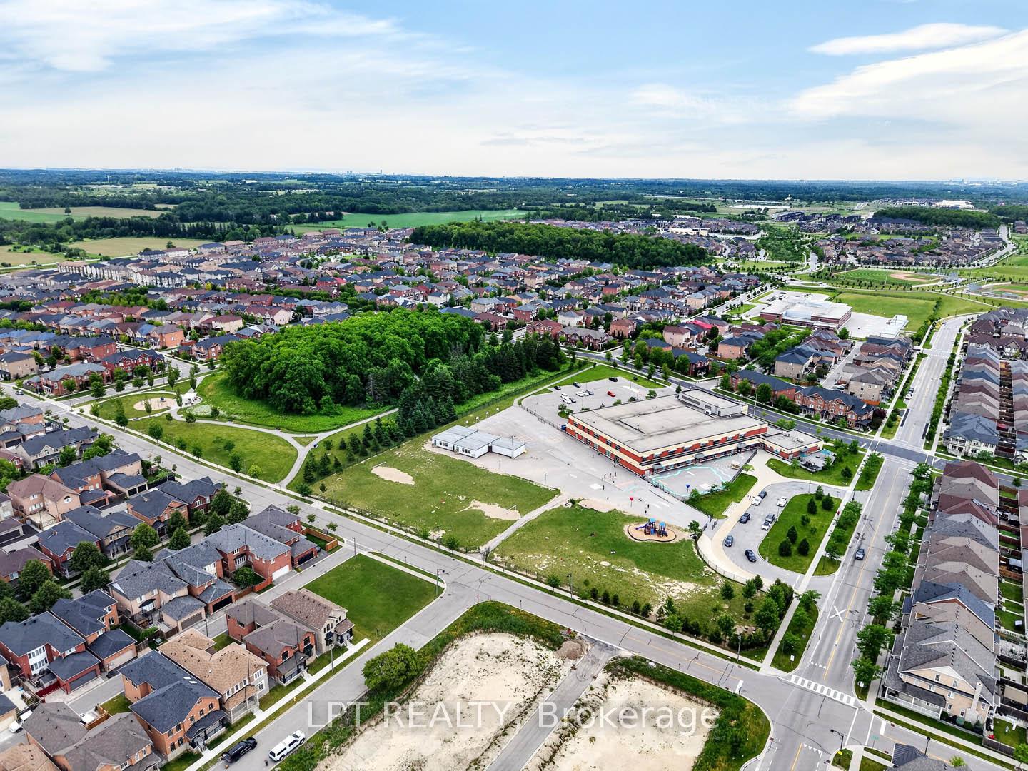 Photo 41 of 32 William Gaspar Court, Markham, Cornell — HOMEH