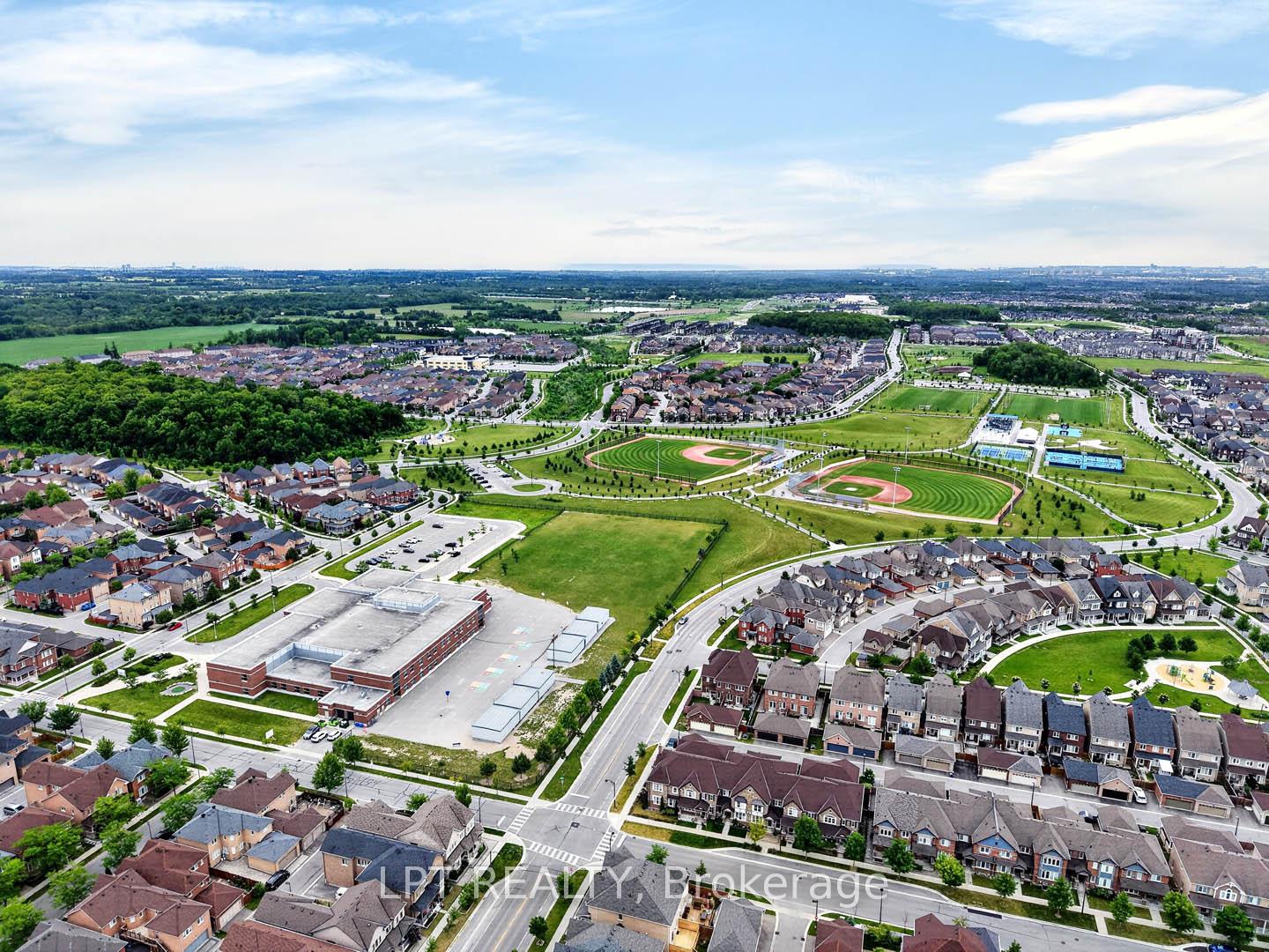 Photo 42 of 32 William Gaspar Court, Markham, Cornell — HOMEH