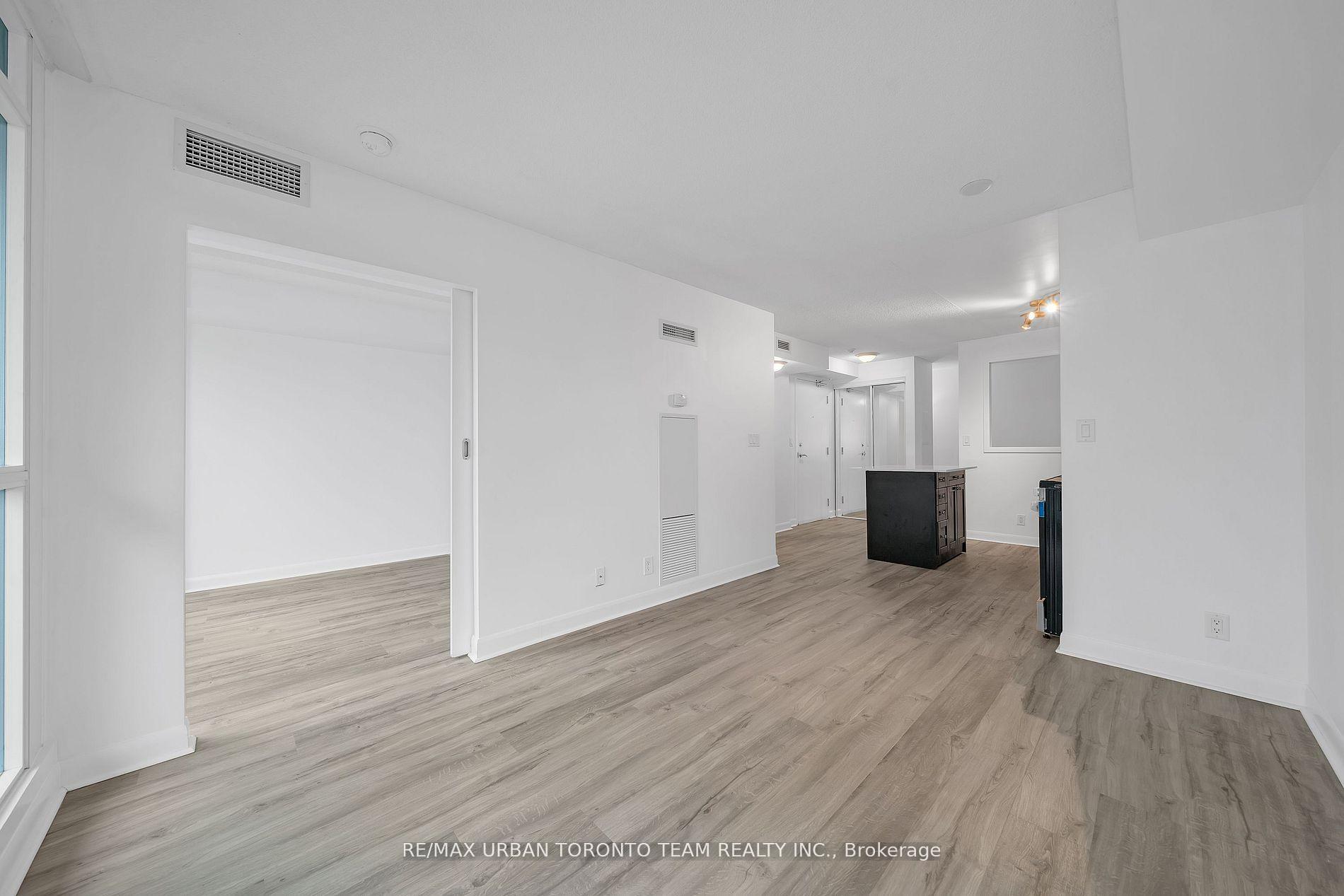 Photo 7 of Unit 1901, 600 Fleet Street, Toronto, Niagara — HOMEH