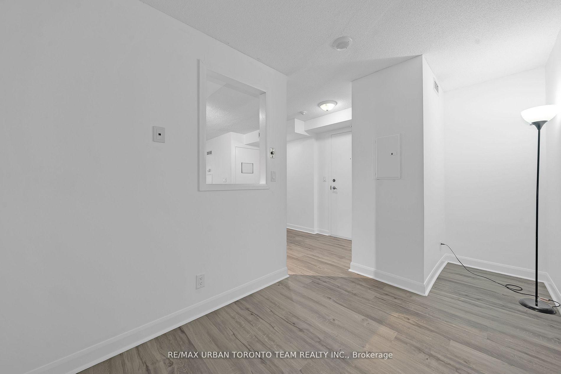 Photo 16 of Unit 1901, 600 Fleet Street, Toronto, Niagara — HOMEH