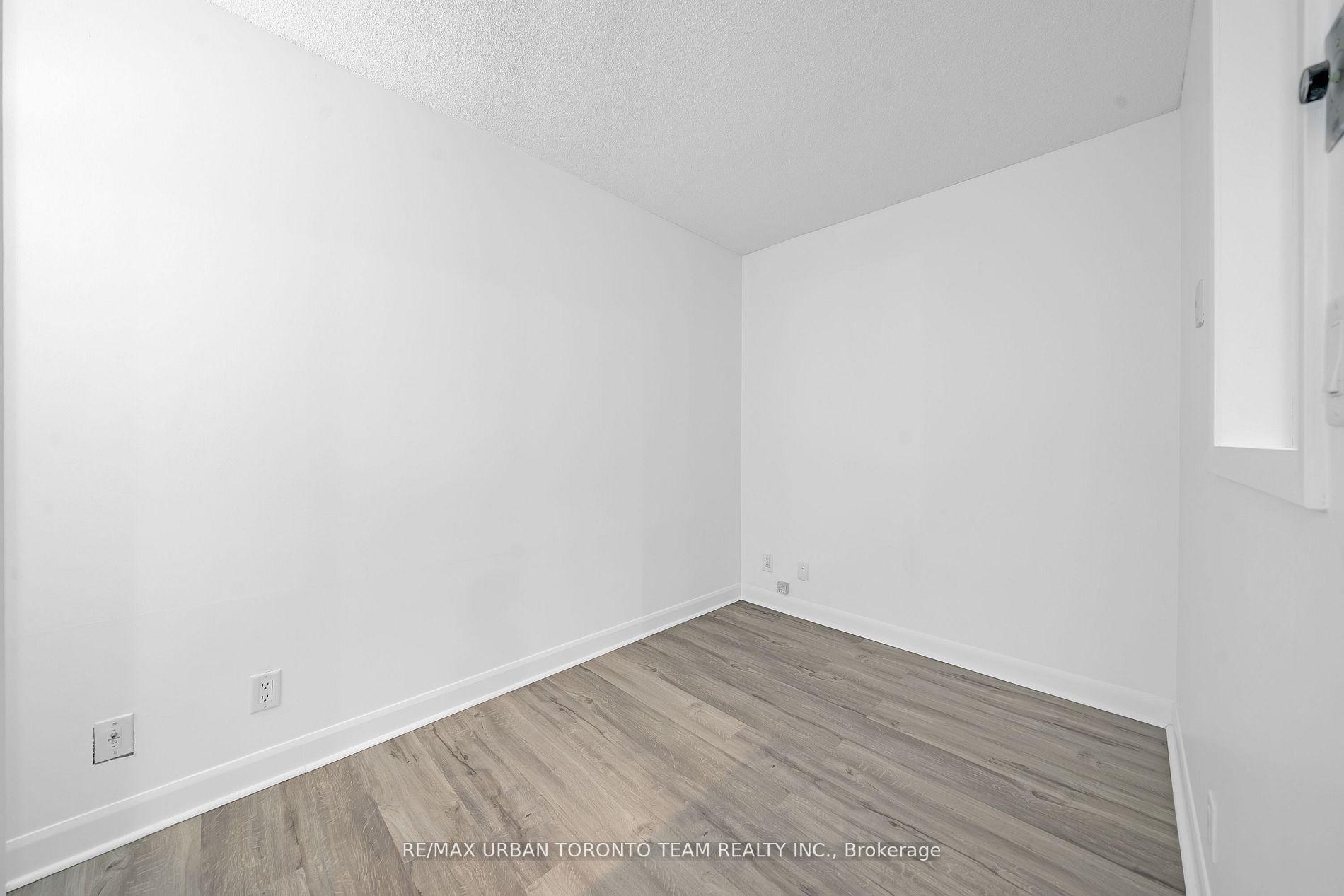 Photo 17 of Unit 1901, 600 Fleet Street, Toronto, Niagara — HOMEH