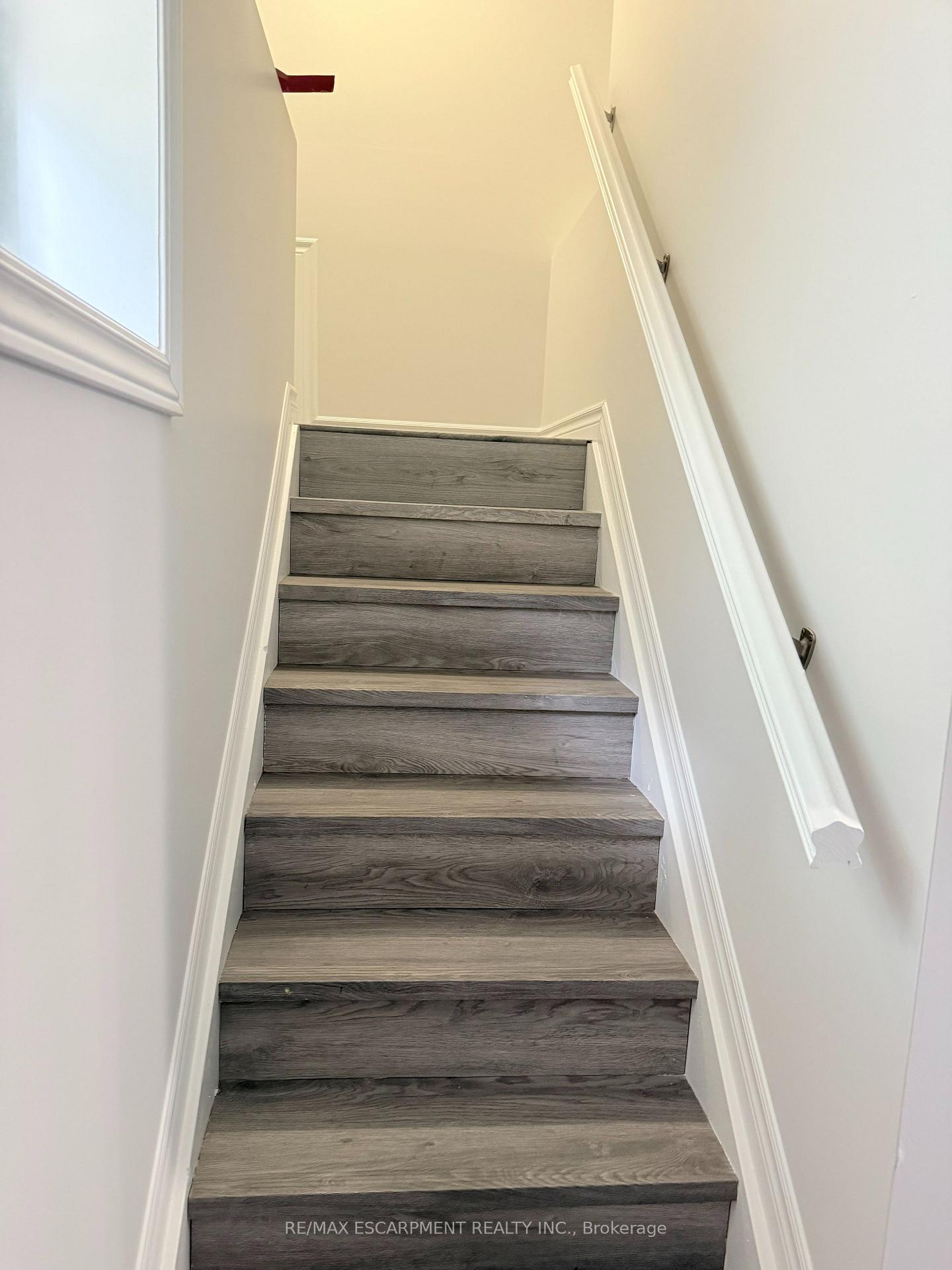 Photo 4 of Unit #2, 210 Owen Street, Barrie, Wellington — HOMEH