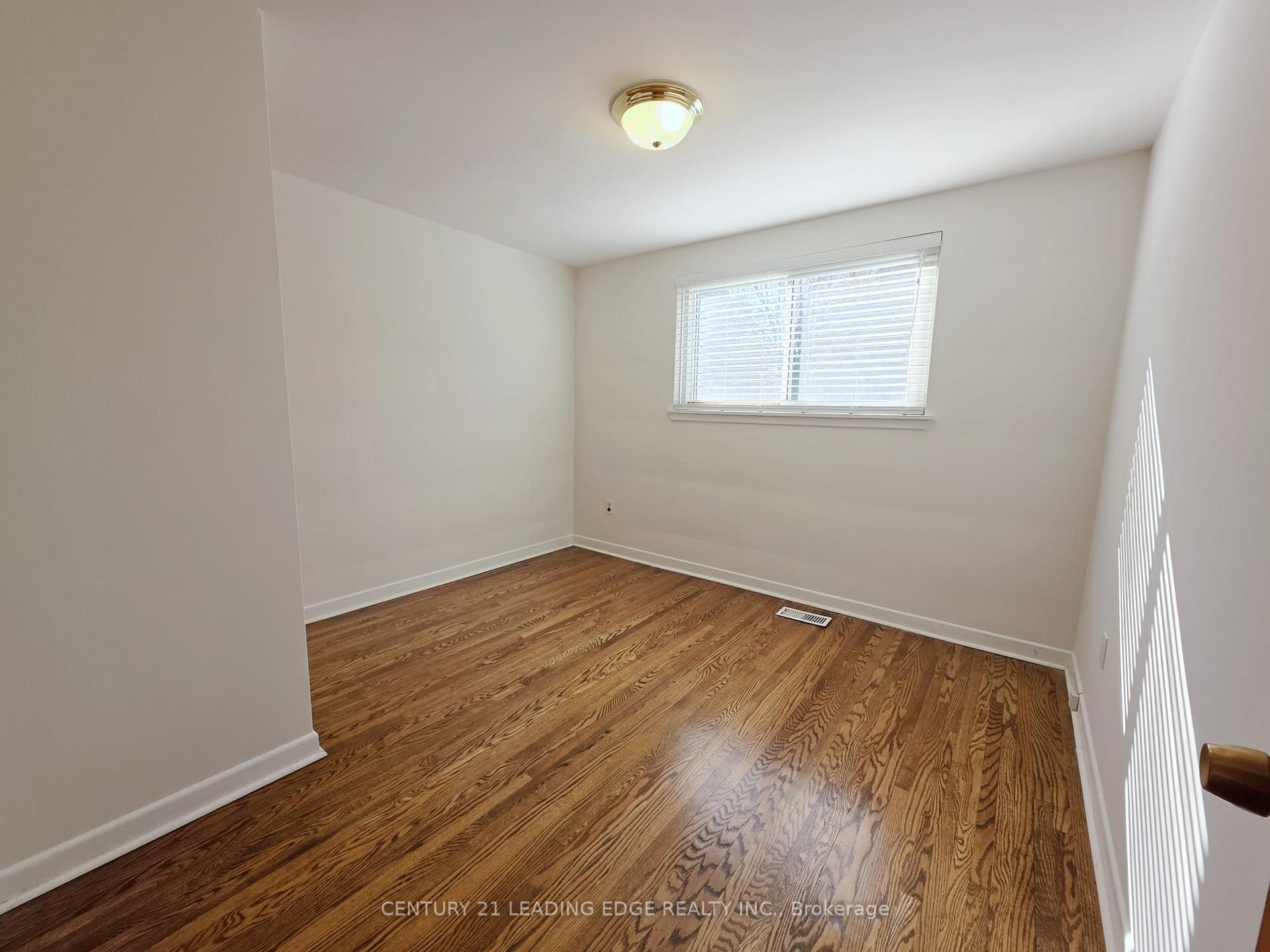 Photo 14 of 113 Sherwood Forest Drive, Markham, Bullock — HOMEH