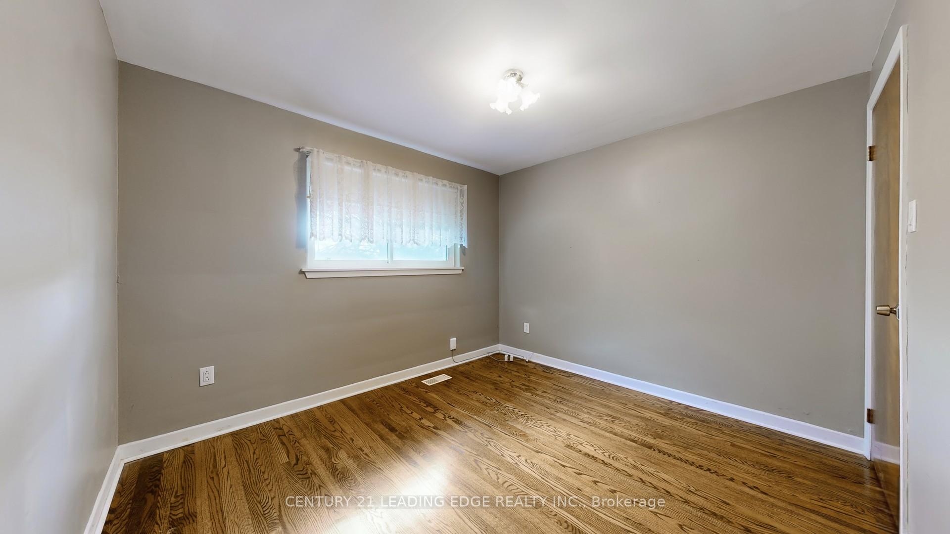 Photo 26 of 113 Sherwood Forest Drive, Markham, Bullock — HOMEH