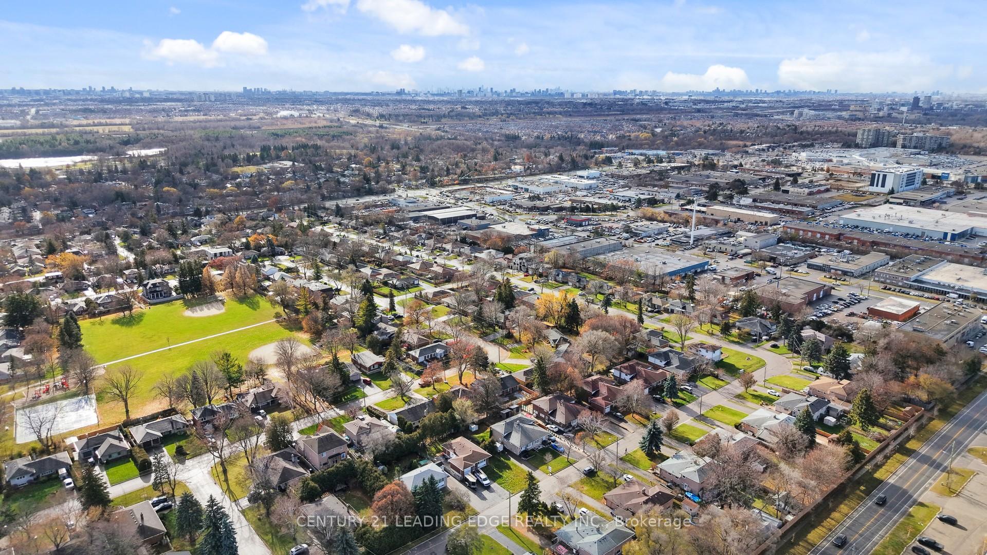 Photo 41 of 113 Sherwood Forest Drive, Markham, Bullock — HOMEH