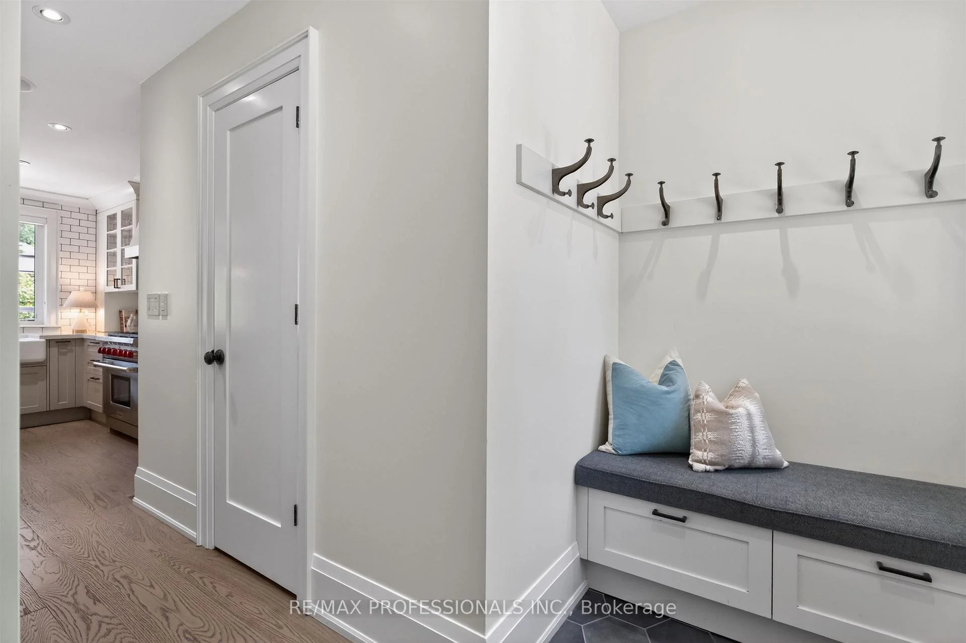 Photo 41 of 9 Bernice Avenue, Etobicoke, Stonegate-Queensway — HOMEH