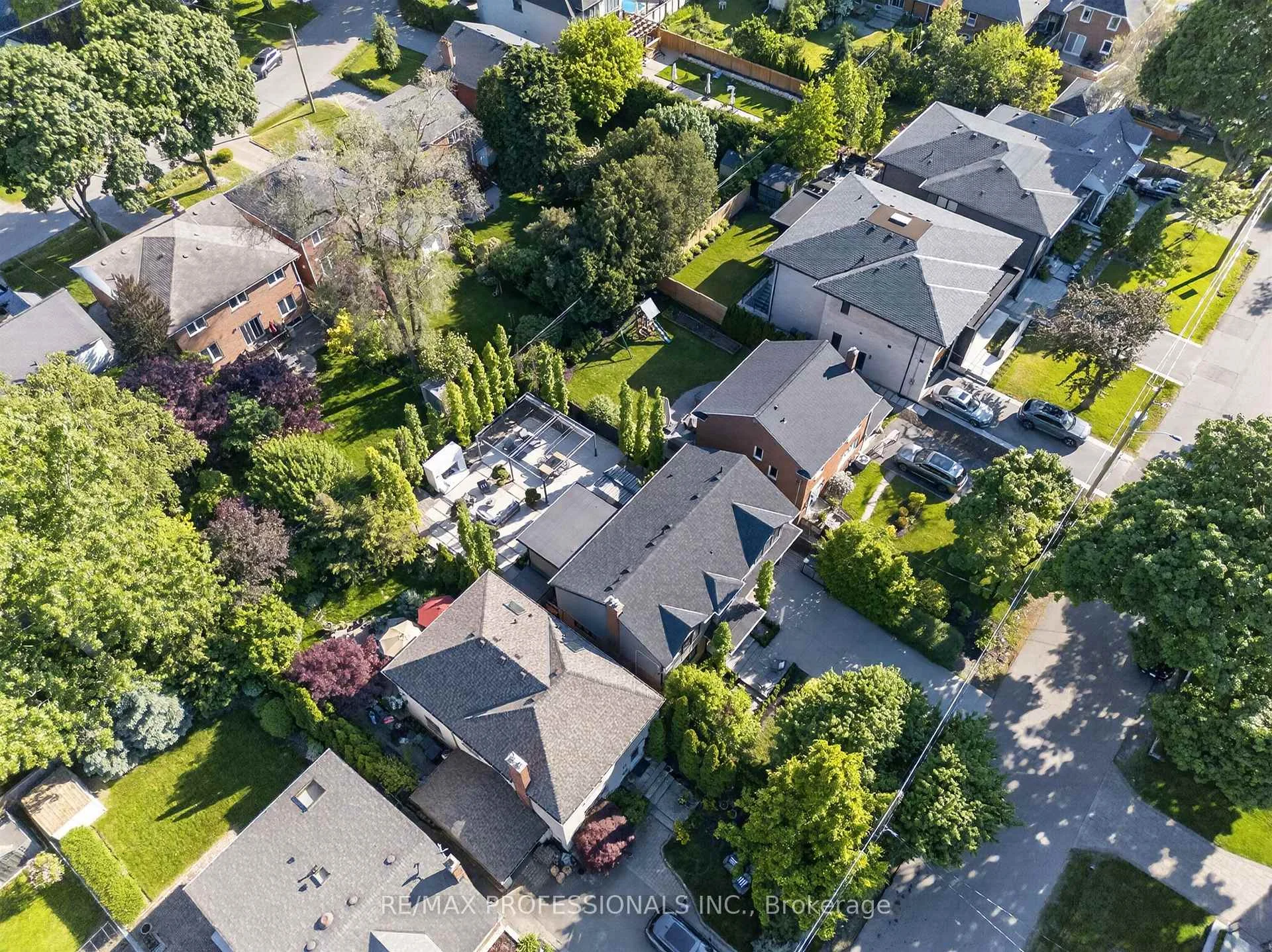 Photo 44 of 9 Bernice Avenue, Etobicoke, Stonegate-Queensway — HOMEH