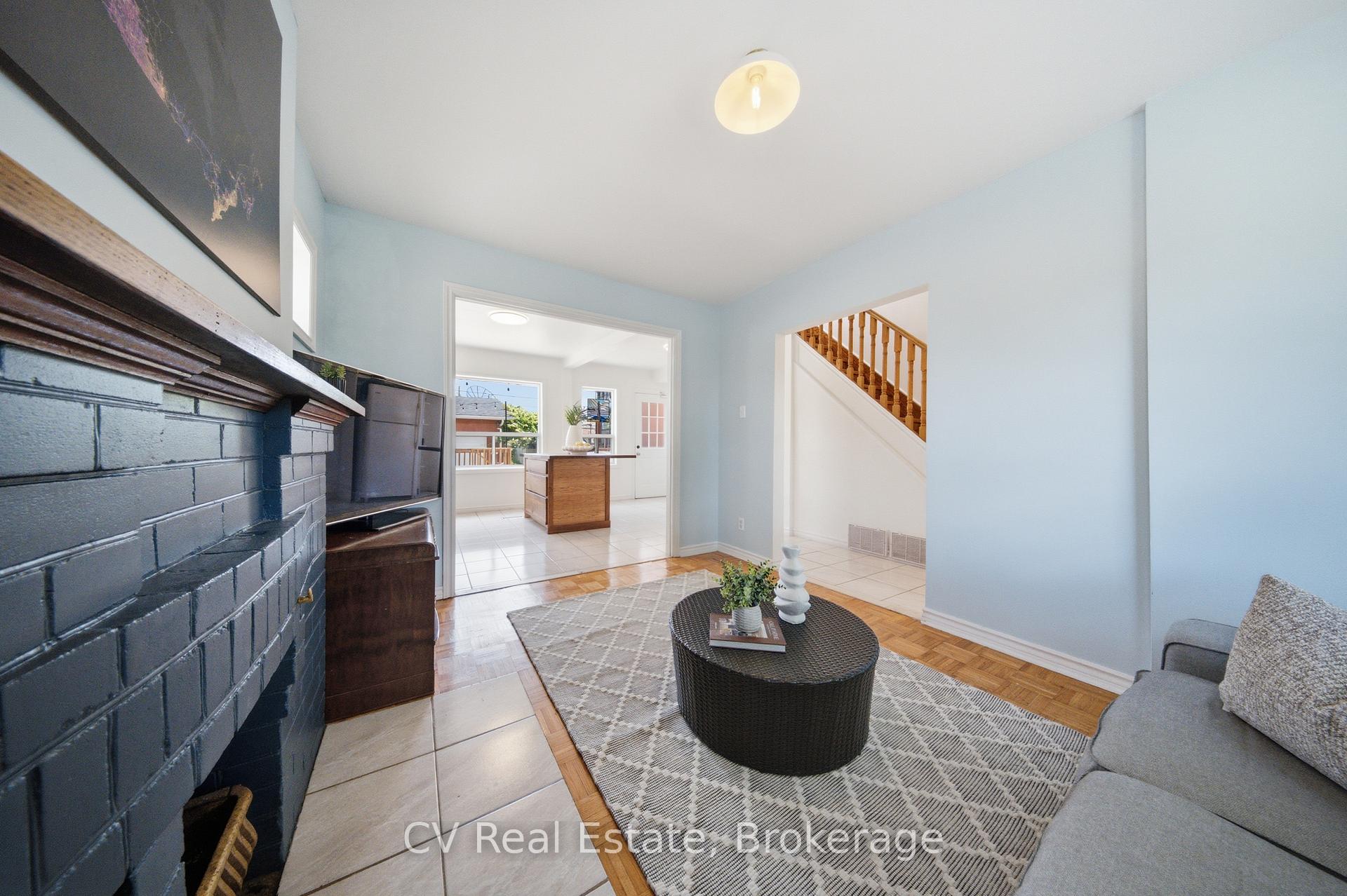 Photo 9 of 117 Regent Street, Toronto, Keelesdale-Eglinton West — HOMEH