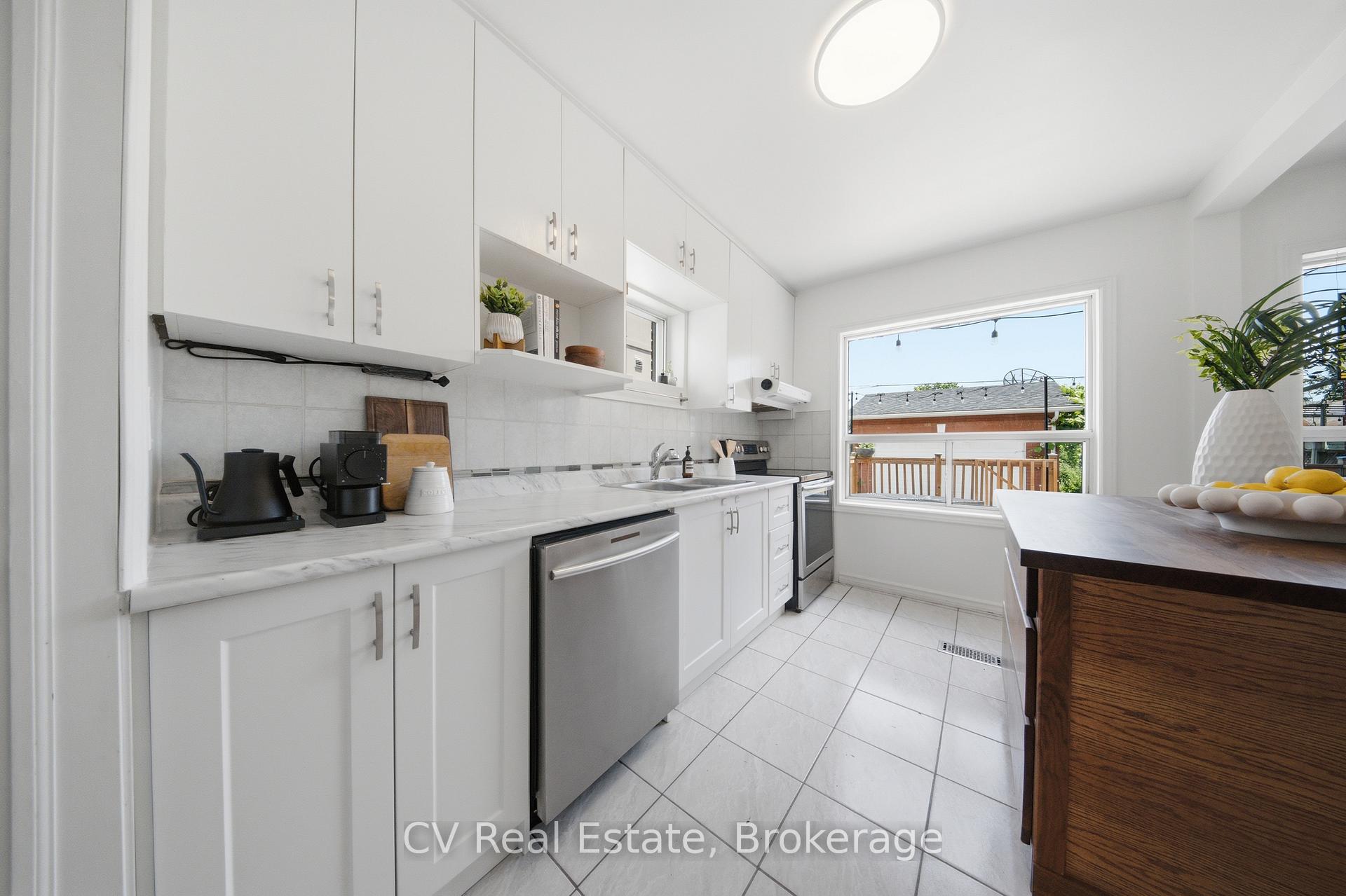 Photo 13 of 117 Regent Street, Toronto, Keelesdale-Eglinton West — HOMEH