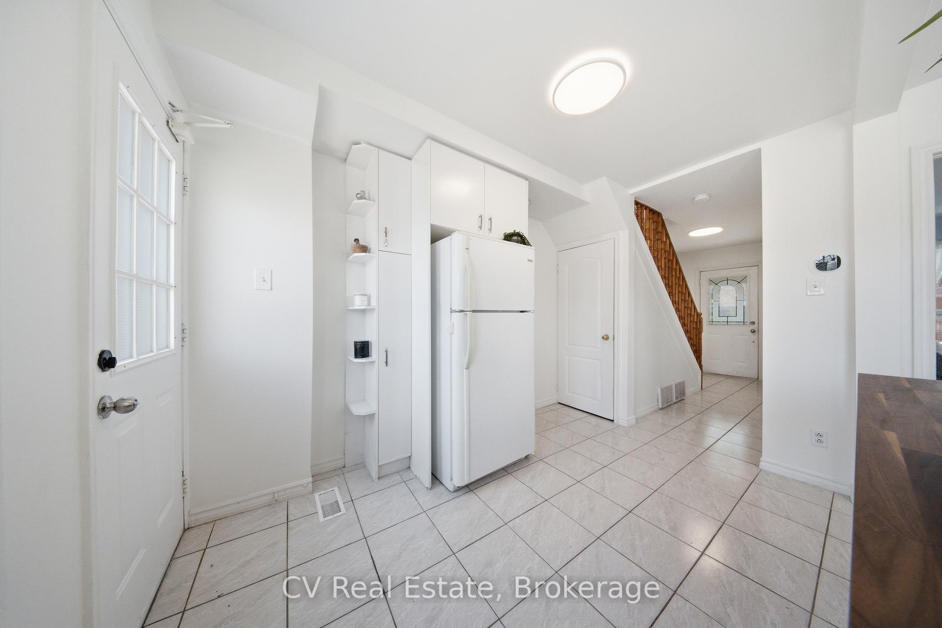 Photo 15 of 117 Regent Street, Toronto, Keelesdale-Eglinton West — HOMEH