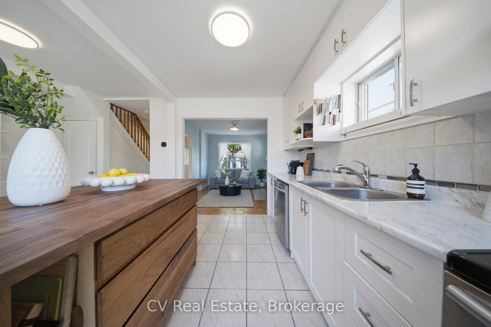 Photo 17 of 117 Regent Street, Toronto, Keelesdale-Eglinton West — HOMEH