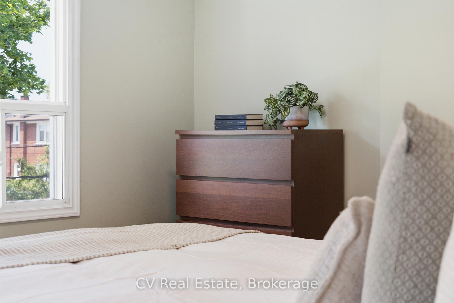 Photo 22 of 117 Regent Street, Toronto, Keelesdale-Eglinton West — HOMEH