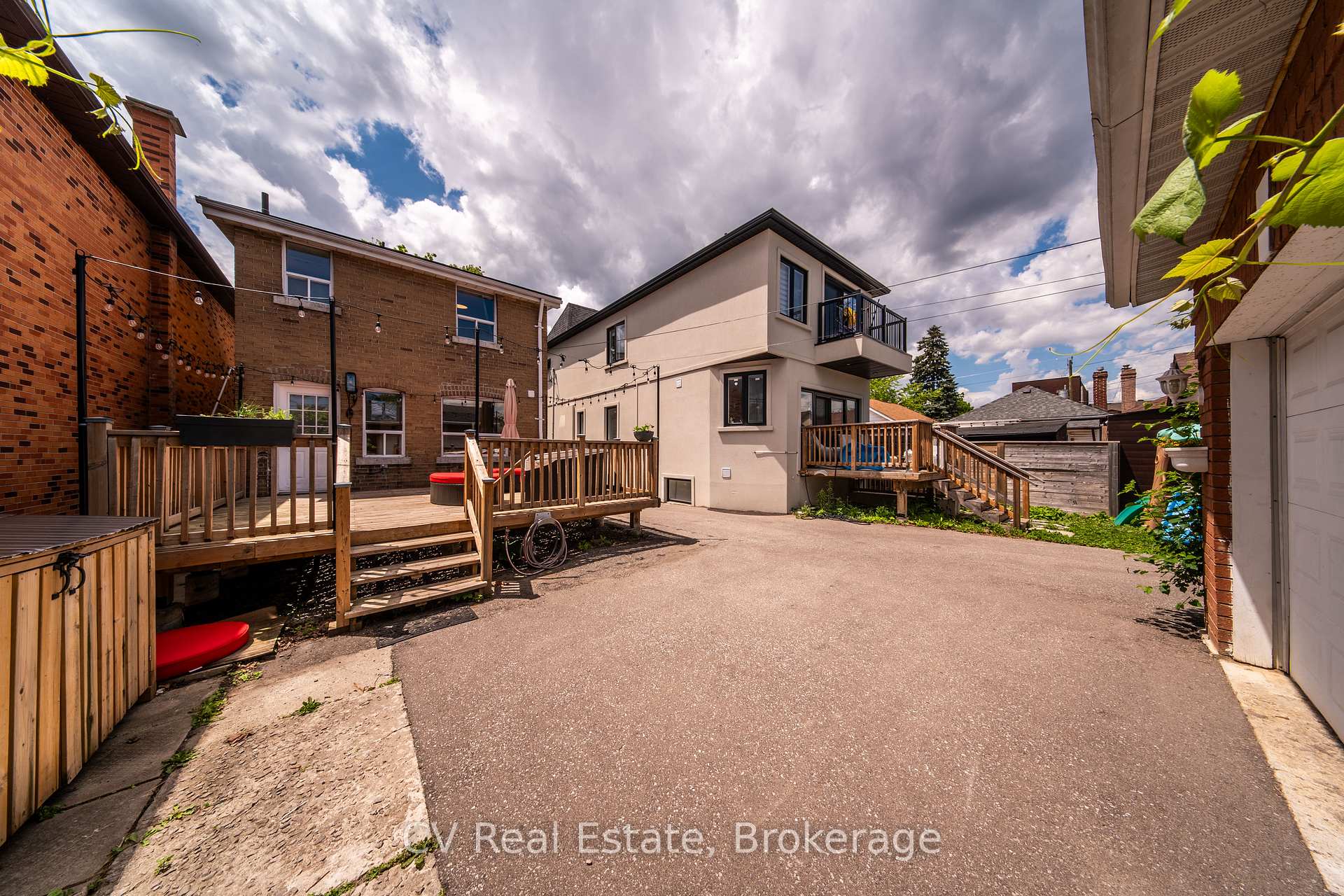 Photo 32 of 117 Regent Street, Toronto, Keelesdale-Eglinton West — HOMEH