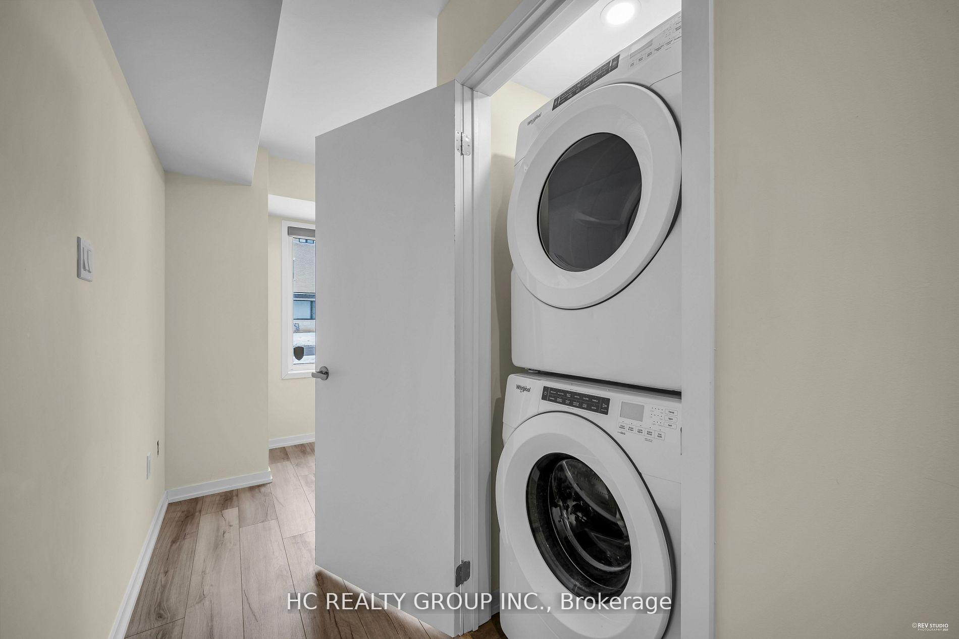 Photo 3 of 95 Crimson Forest Drive, Vaughan, Patterson — HOMEH