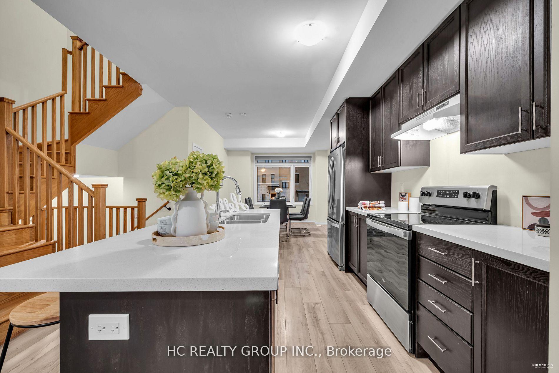 Photo 7 of 95 Crimson Forest Drive, Vaughan, Patterson — HOMEH