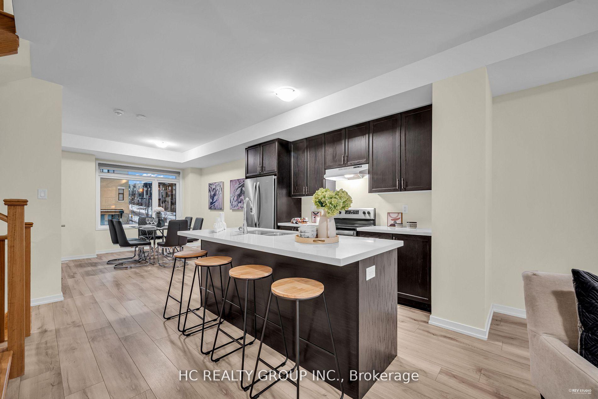 Photo 9 of 95 Crimson Forest Drive, Vaughan, Patterson — HOMEH