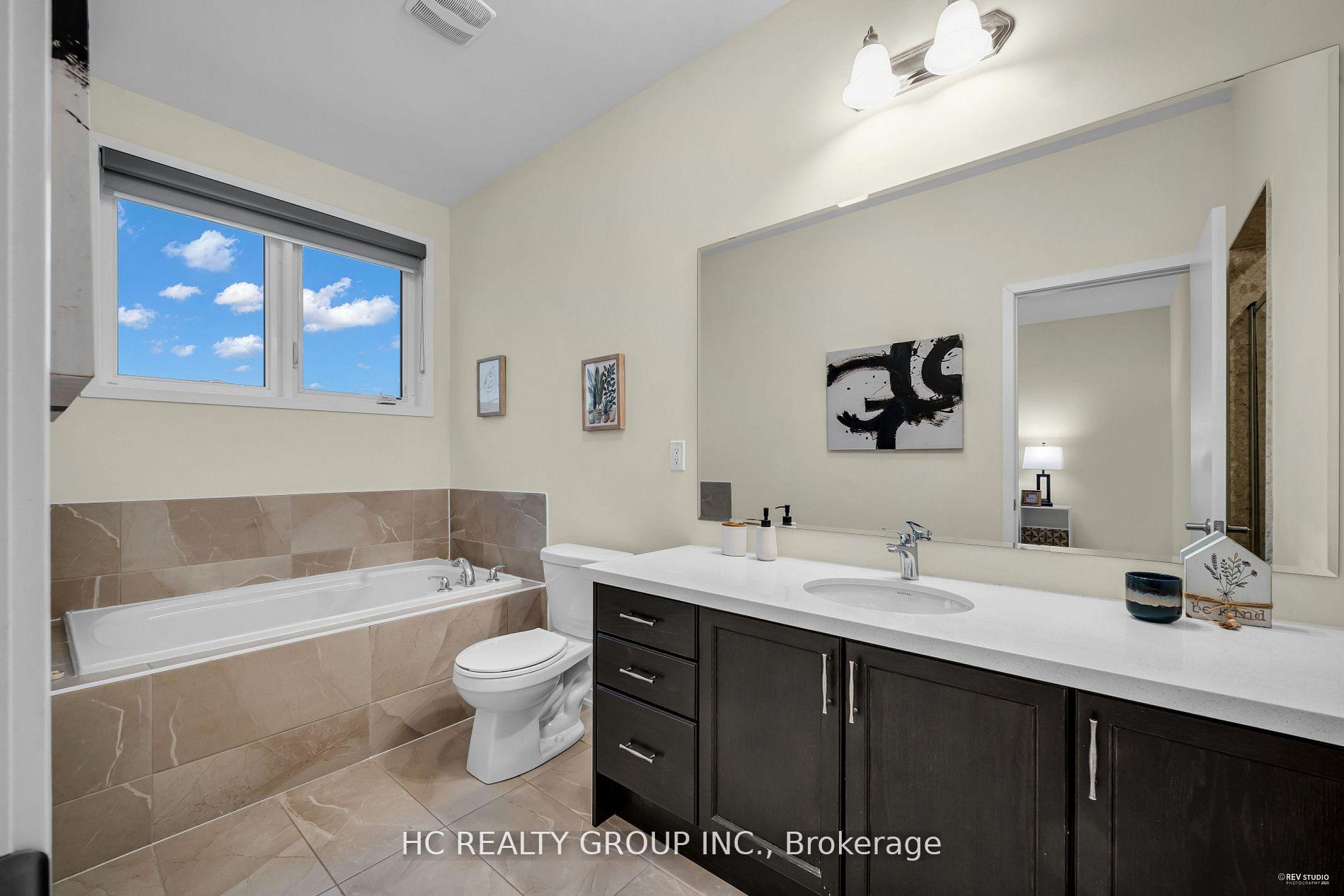 Photo 11 of 95 Crimson Forest Drive, Vaughan, Patterson — HOMEH