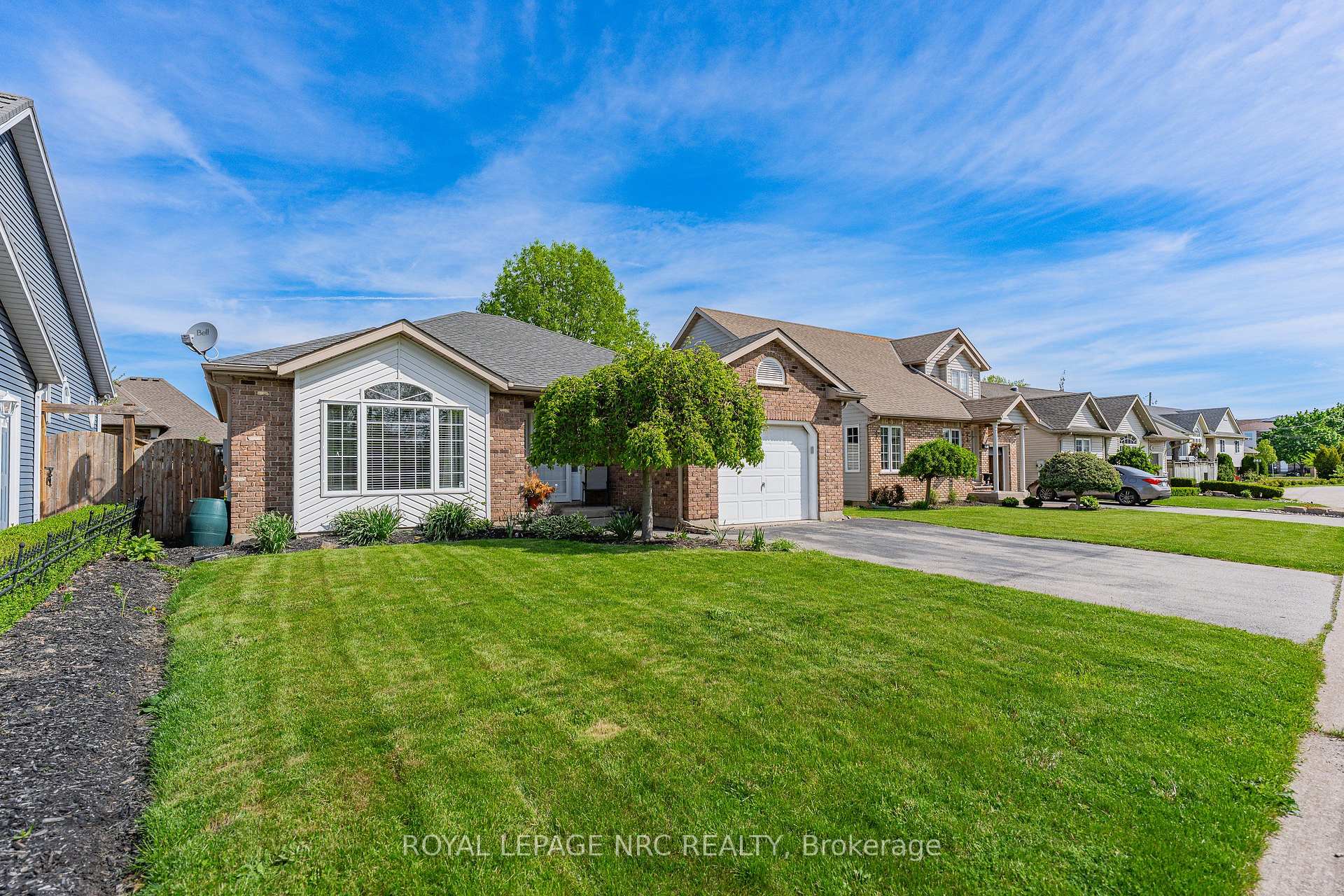 Photo 3 of 1052 Vansickle Road N, St. Catharines, Grapeview — HOMEH