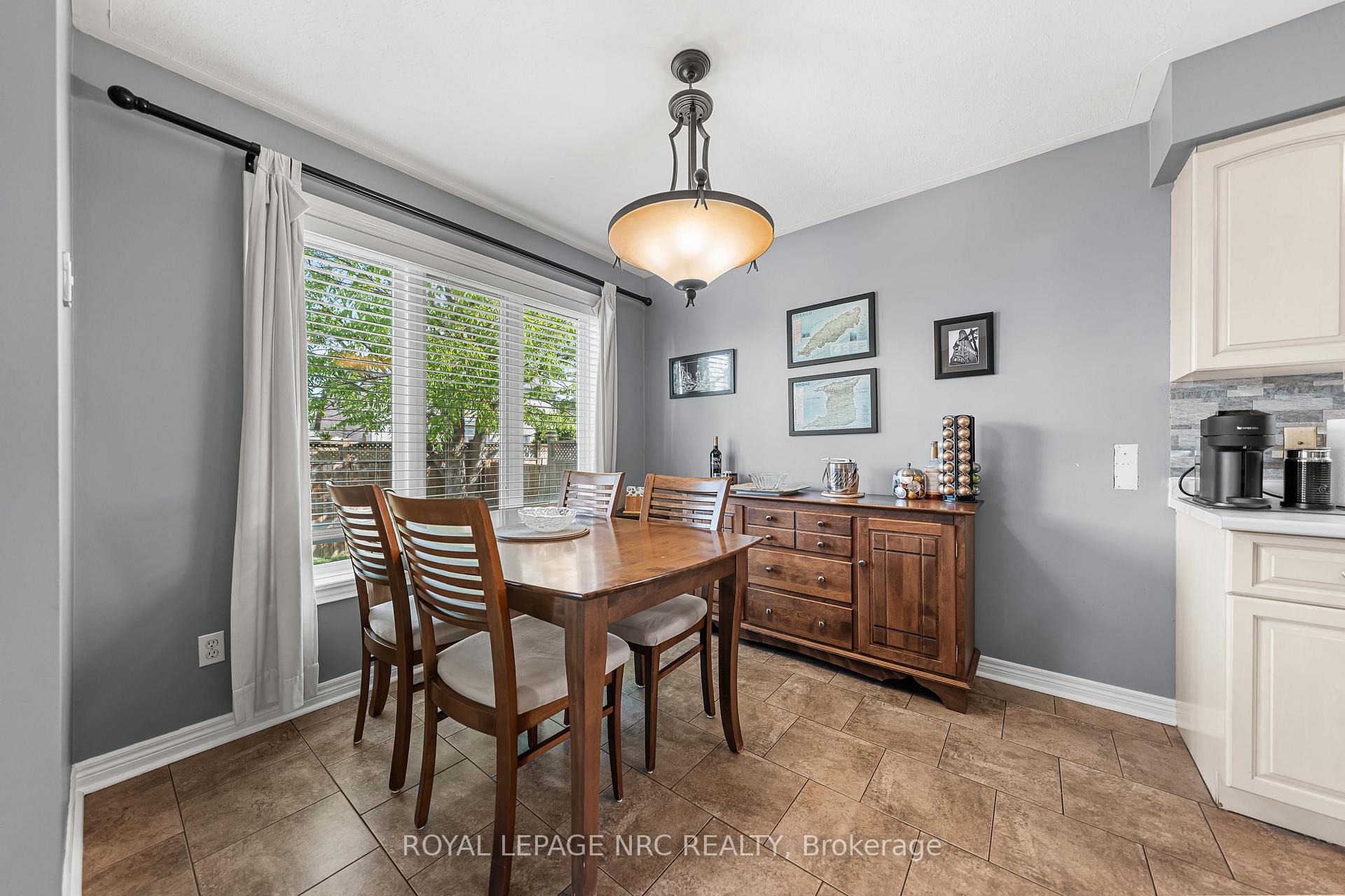 Photo 12 of 1052 Vansickle Road N, St. Catharines, Grapeview — HOMEH