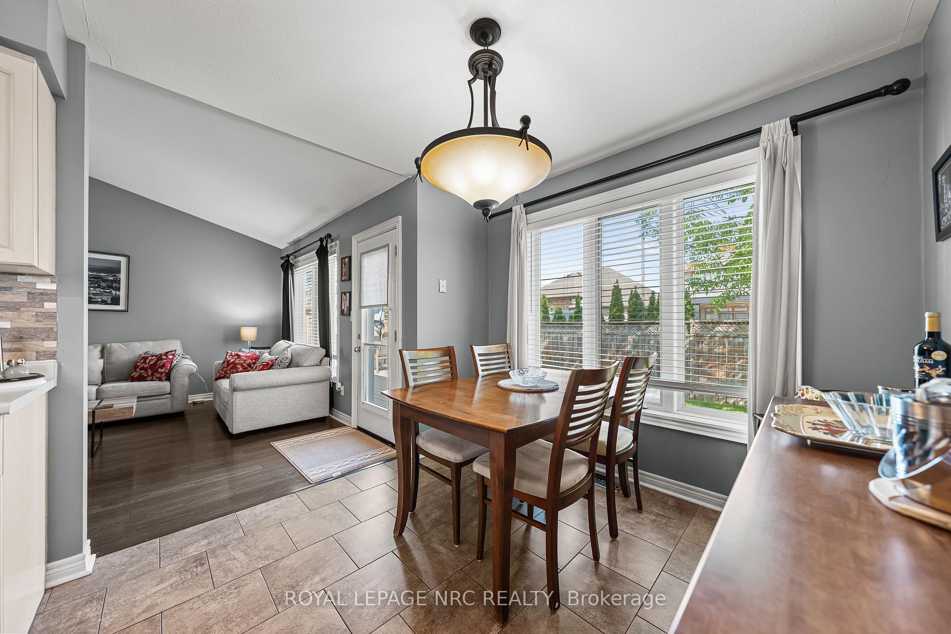 Photo 13 of 1052 Vansickle Road N, St. Catharines, Grapeview — HOMEH