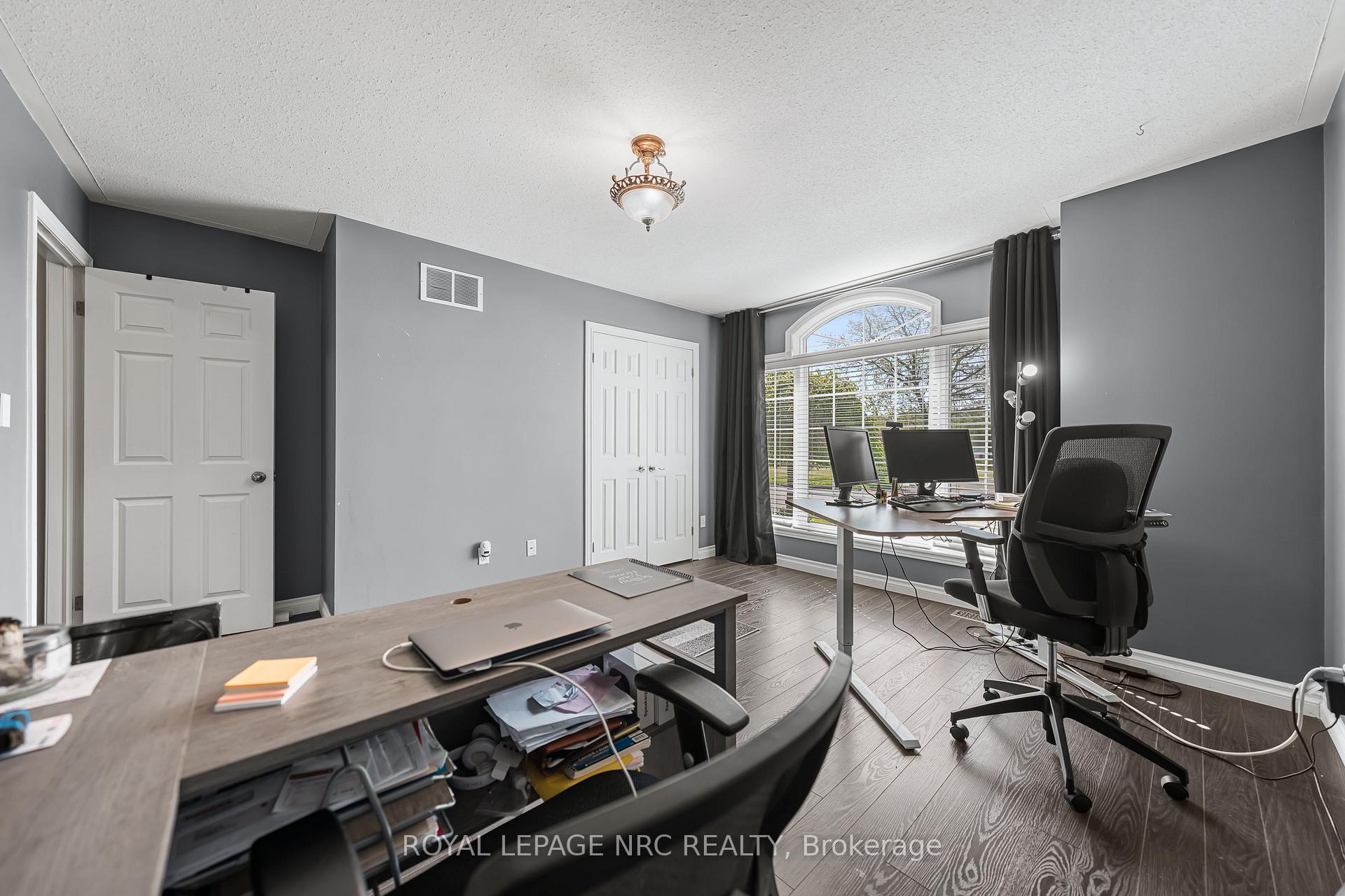 Photo 26 of 1052 Vansickle Road N, St. Catharines, Grapeview — HOMEH