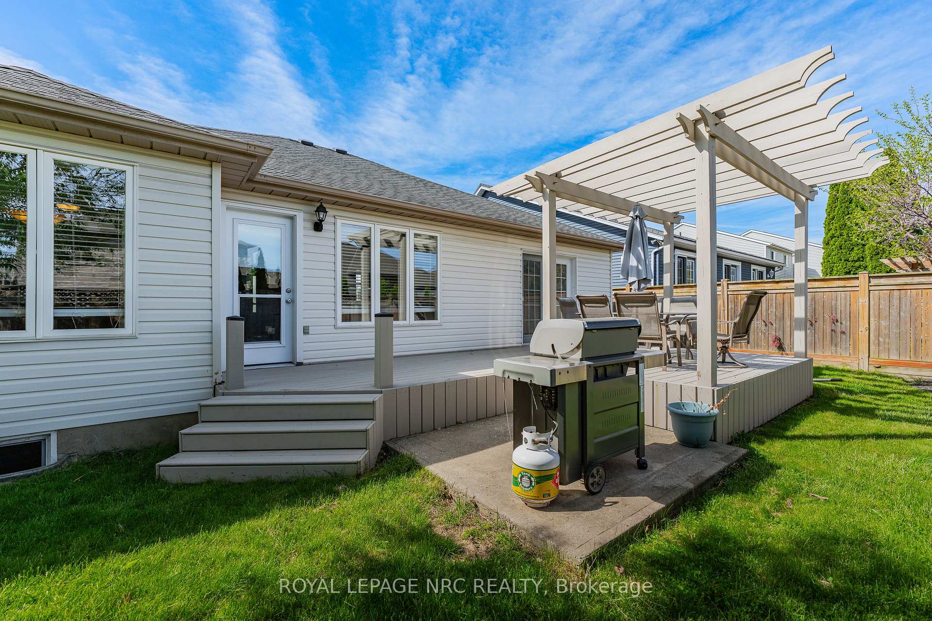 Photo 35 of 1052 Vansickle Road N, St. Catharines, Grapeview — HOMEH