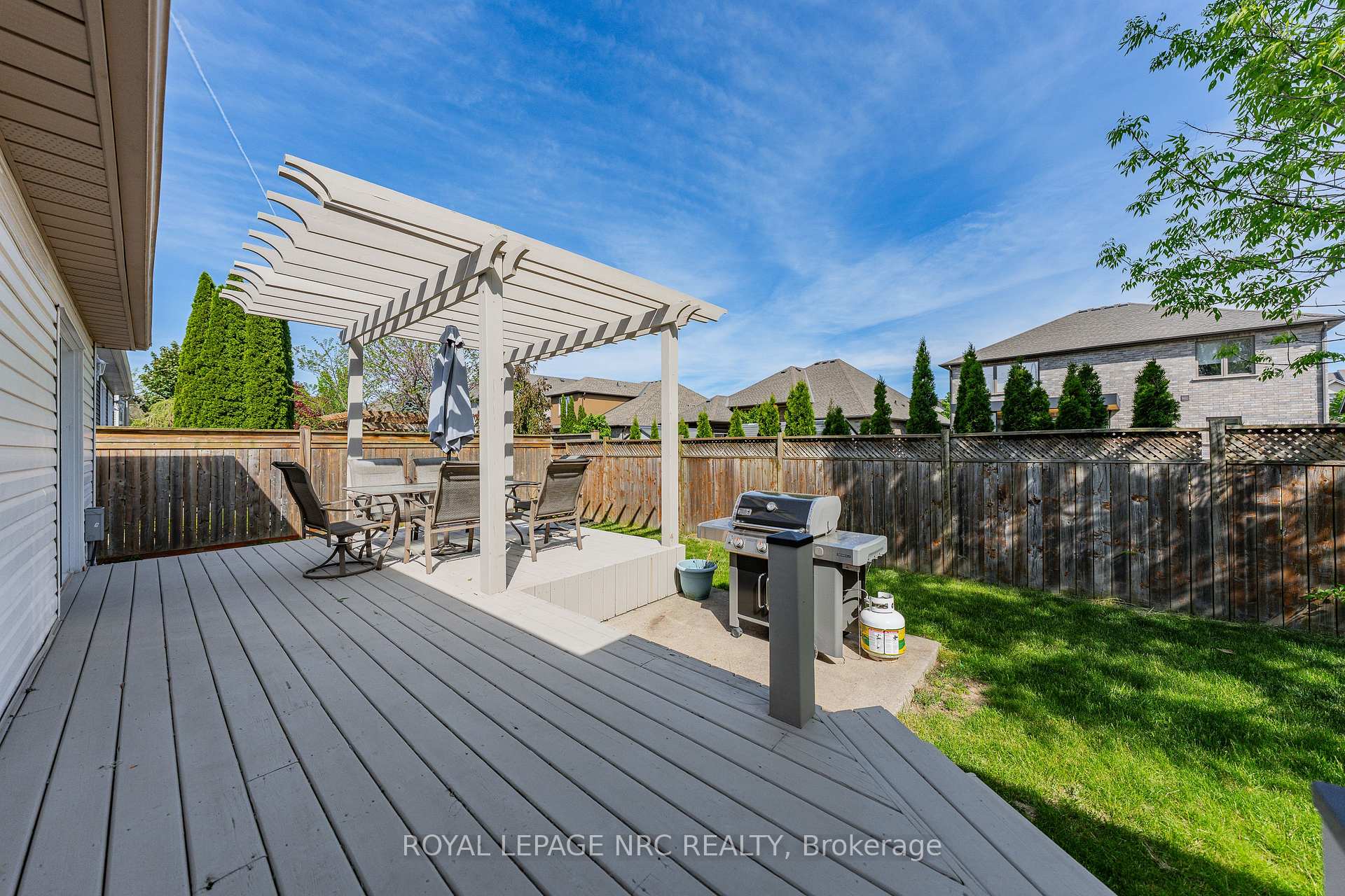Photo 36 of 1052 Vansickle Road N, St. Catharines, Grapeview — HOMEH