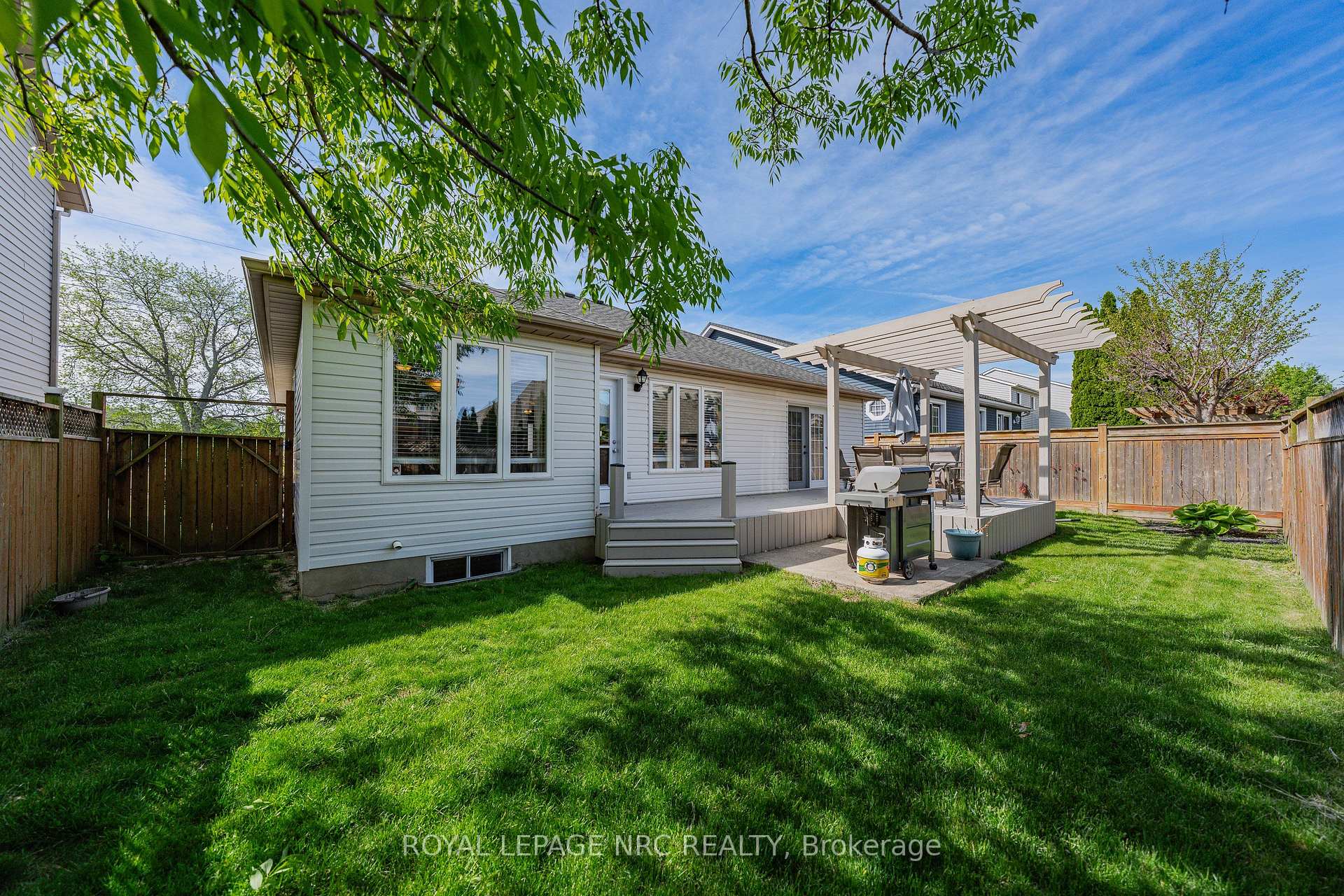 Photo 38 of 1052 Vansickle Road N, St. Catharines, Grapeview — HOMEH