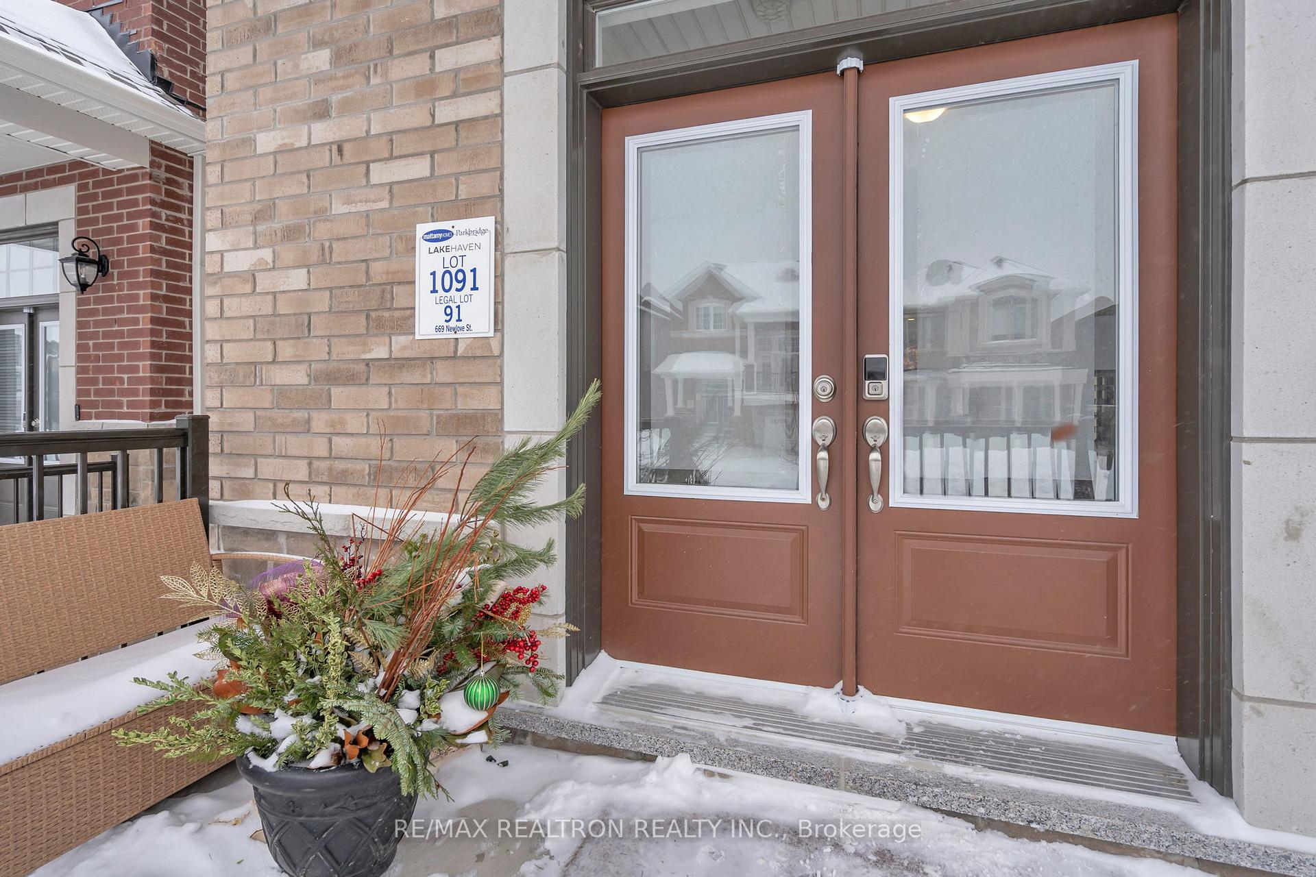 Photo 2 of 669 Newlove Street, Innisfil, Rural Innisfil — HOMEH