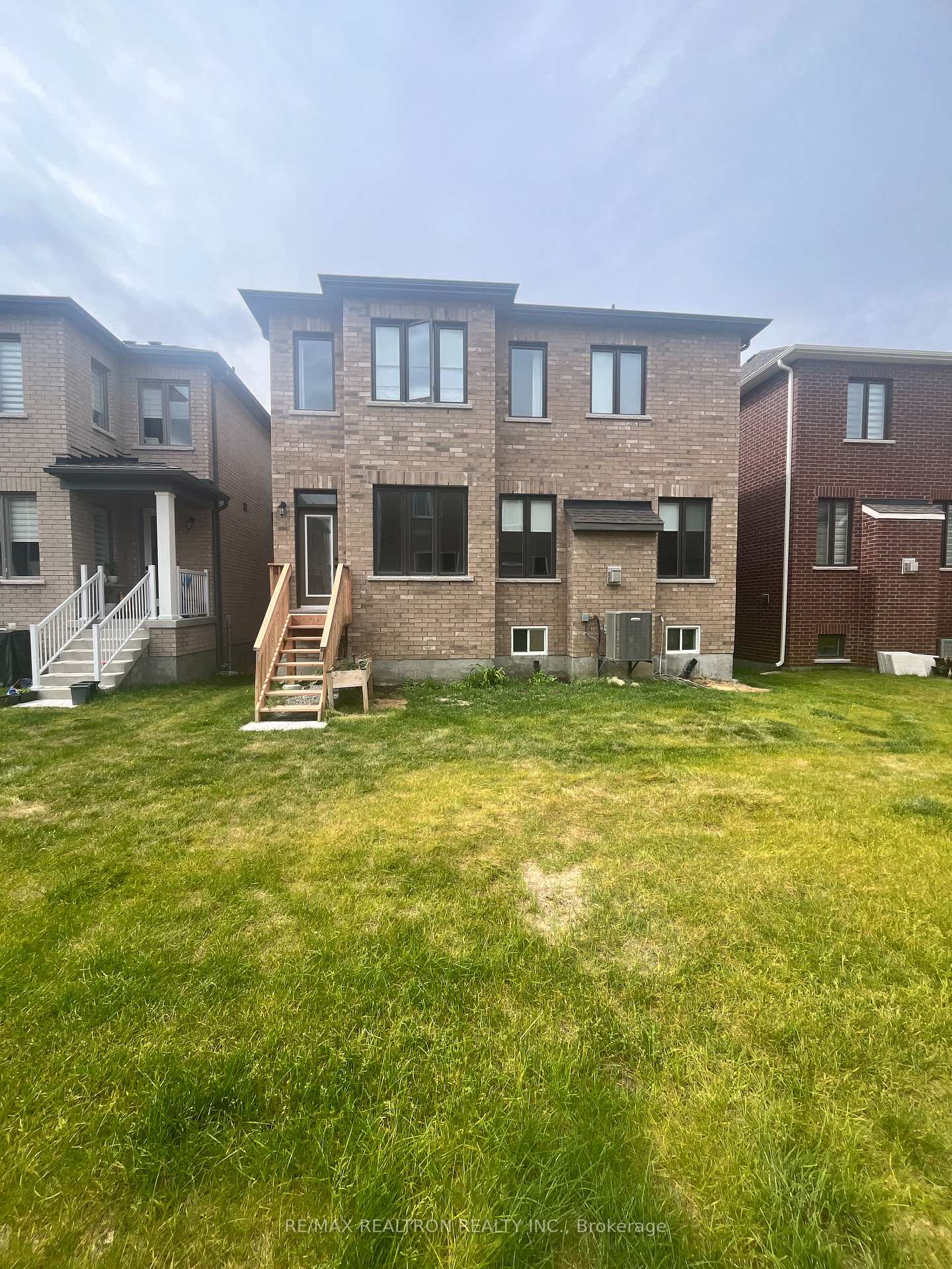 Photo 45 of 669 Newlove Street, Innisfil, Rural Innisfil — HOMEH