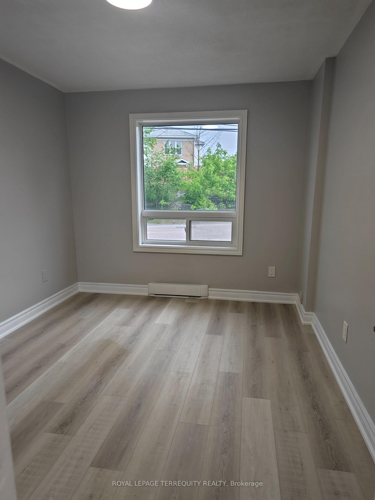 Photo 3 of 1 Melissa Street, Parry Sound — HOMEH