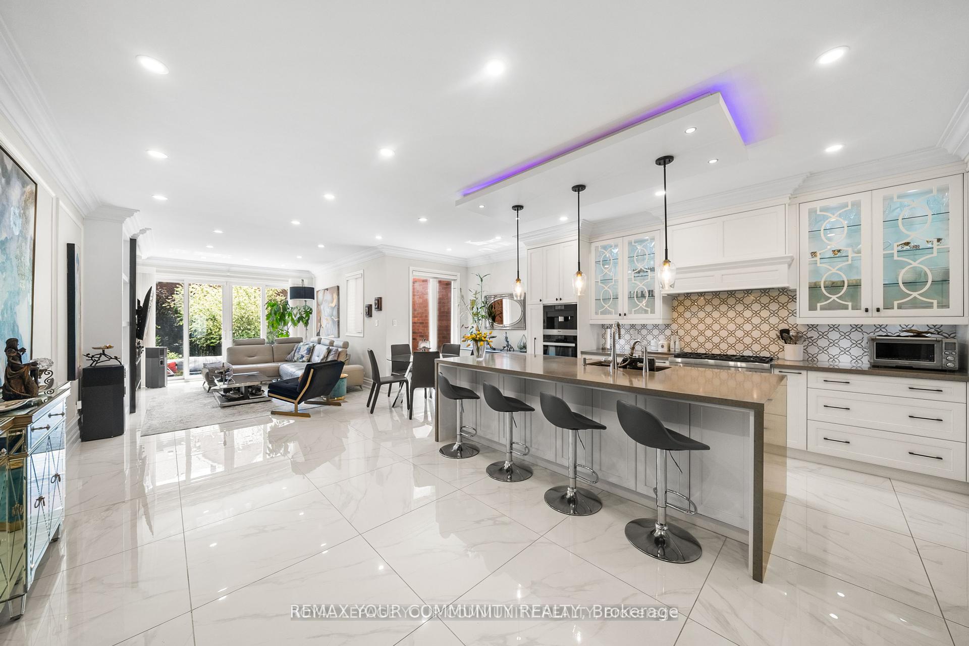 Photo 5 of 37 Copperstone Crescent, Richmond Hill, Rouge Woods — HOMEH