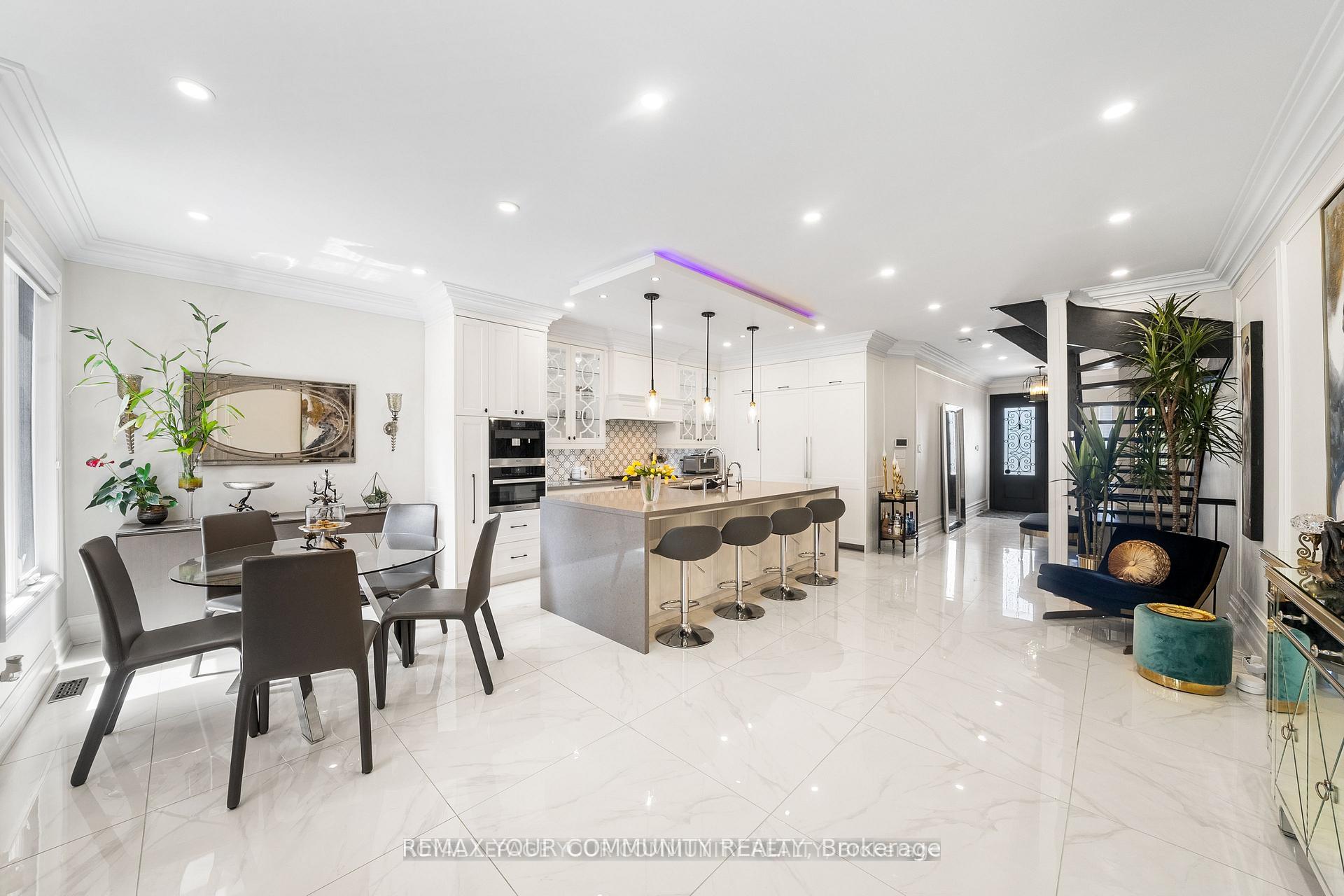 Photo 12 of 37 Copperstone Crescent, Richmond Hill, Rouge Woods — HOMEH
