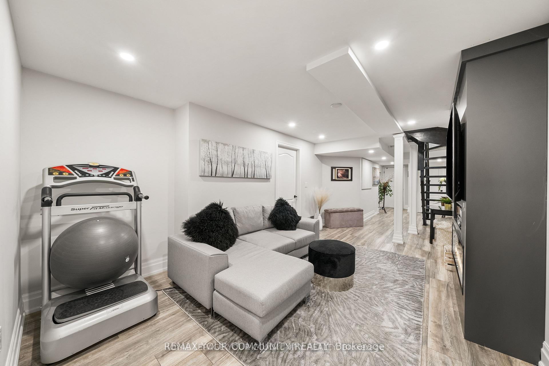 Photo 30 of 37 Copperstone Crescent, Richmond Hill, Rouge Woods — HOMEH