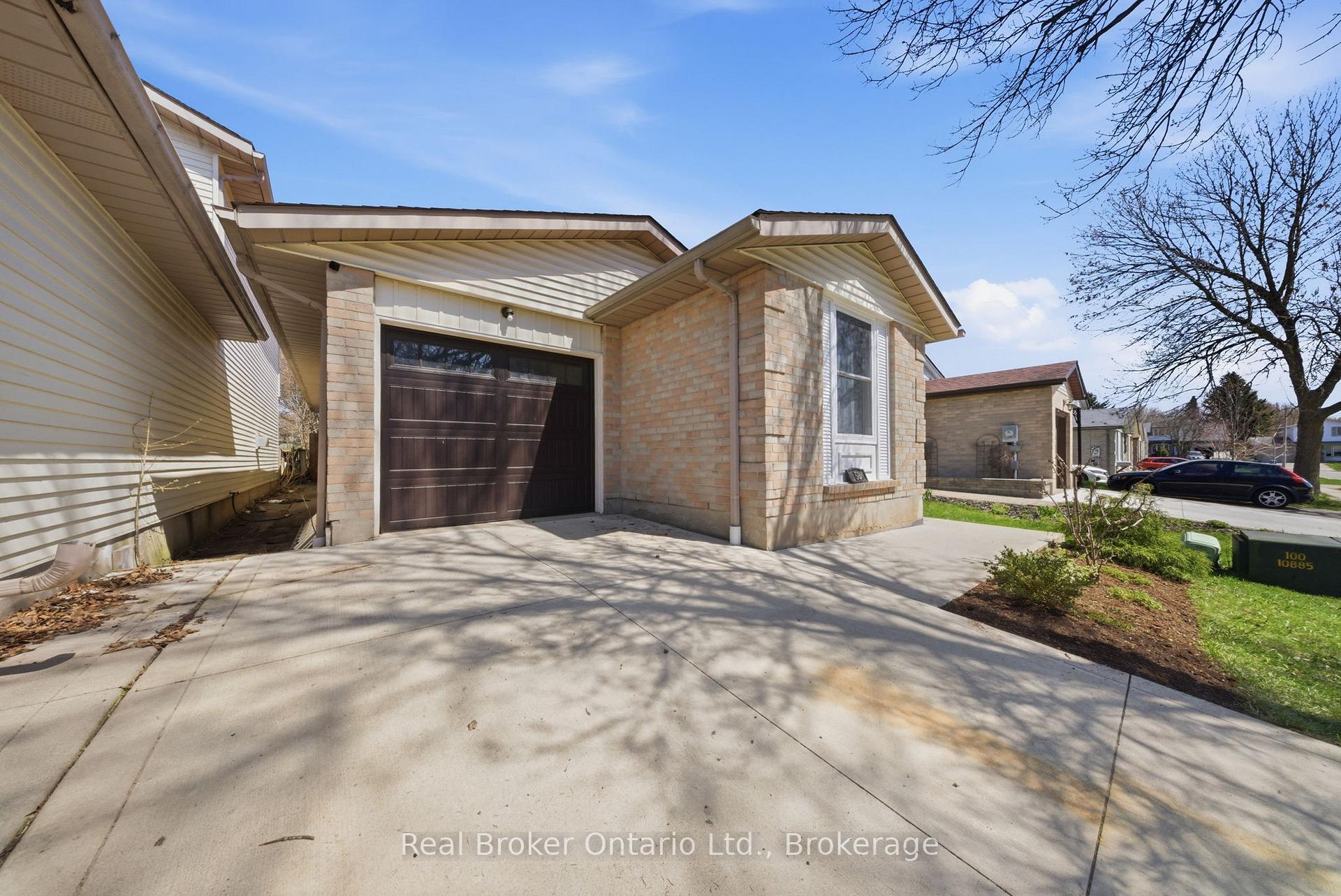 Photo 3 of 58 Leacock Avenue, Guelph, Grange Road — HOMEH