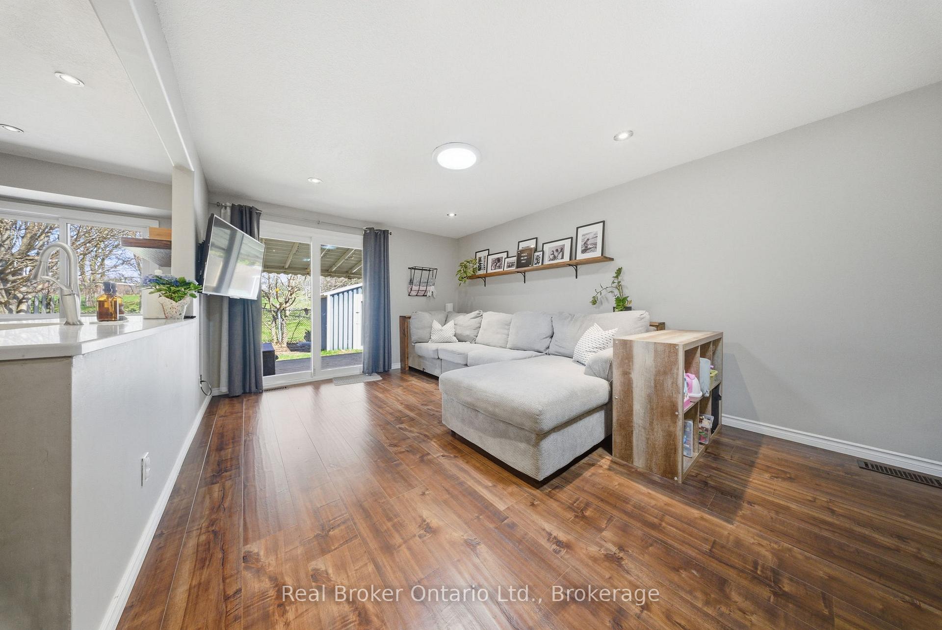 Photo 12 of 58 Leacock Avenue, Guelph, Grange Road — HOMEH