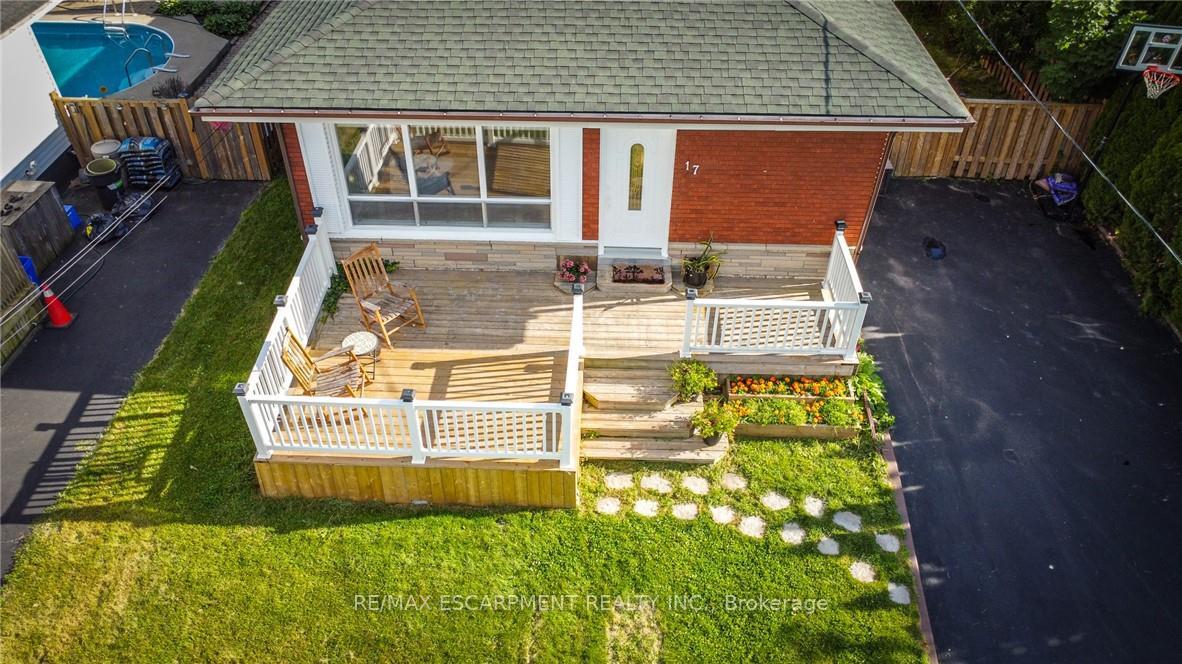 Photo 3 of 17 Alba Street, Hamilton, Stoney Creek — HOMEH