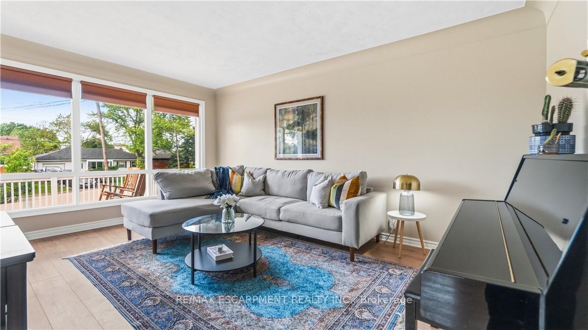 Photo 11 of 17 Alba Street, Hamilton, Stoney Creek — HOMEH
