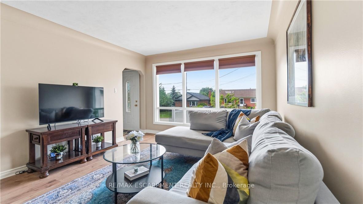Photo 12 of 17 Alba Street, Hamilton, Stoney Creek — HOMEH