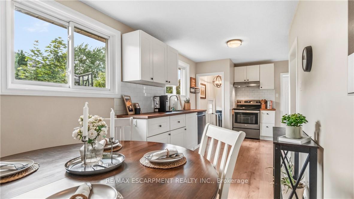 Photo 13 of 17 Alba Street, Hamilton, Stoney Creek — HOMEH