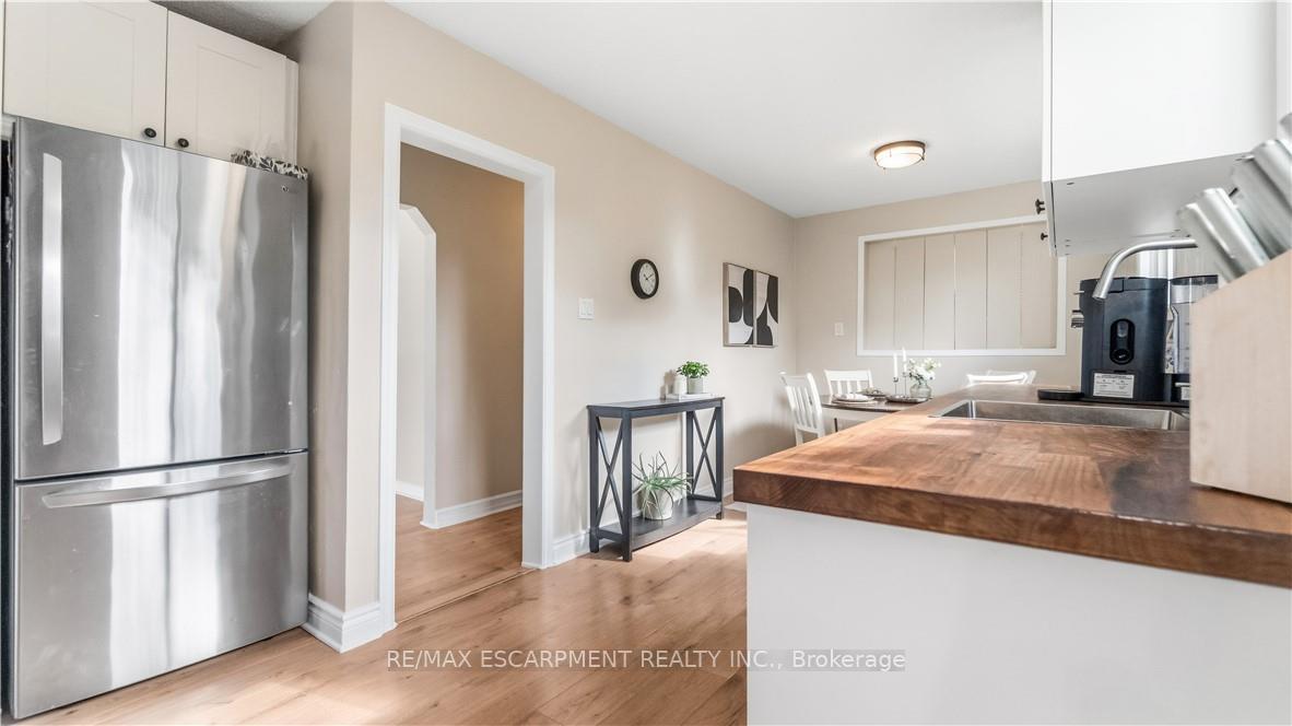 Photo 18 of 17 Alba Street, Hamilton, Stoney Creek — HOMEH