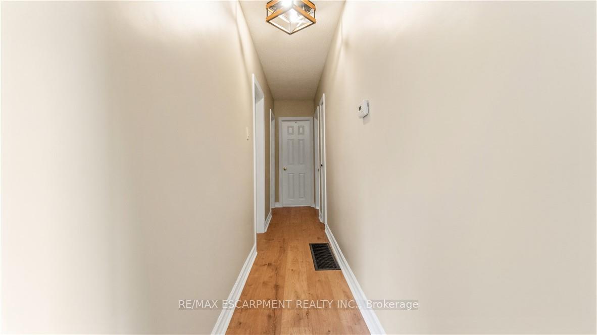 Photo 19 of 17 Alba Street, Hamilton, Stoney Creek — HOMEH