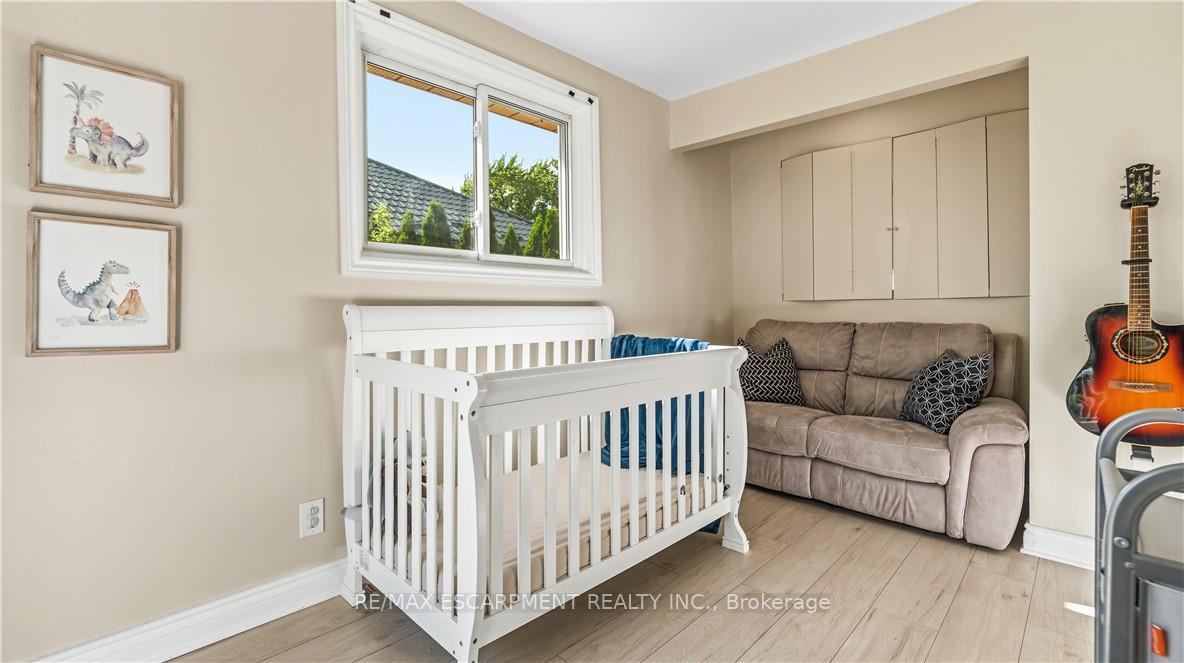 Photo 23 of 17 Alba Street, Hamilton, Stoney Creek — HOMEH
